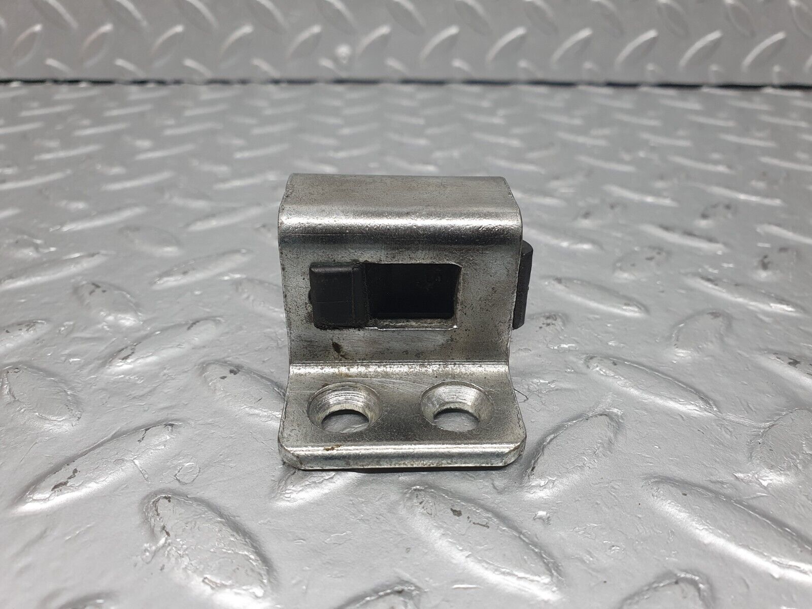 40914 Mercedes-Benz W126 300SE Door Lock Latch Left Side