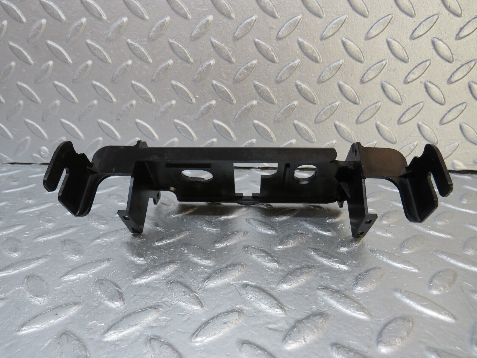 36998 Mercedes-Benz C126 420SEC Coupe Heater Control Switch Bracket 1268330014