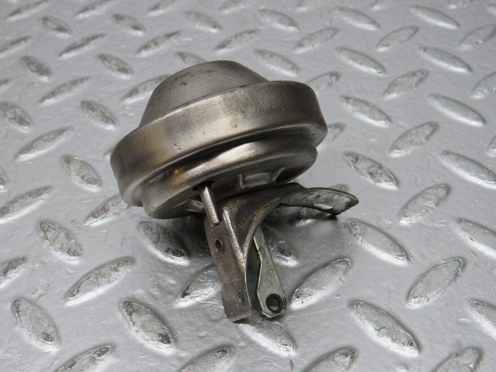 32062 Mercedes-Benz W123 230E Ignition Distributor Vacuum Control Valve