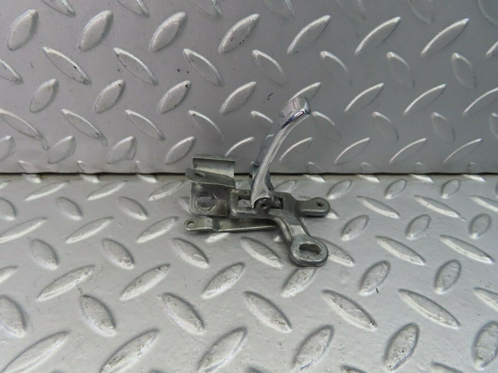 8987 Mercedes-Benz W115 Left Interior Door Handle Chrome 1157660119