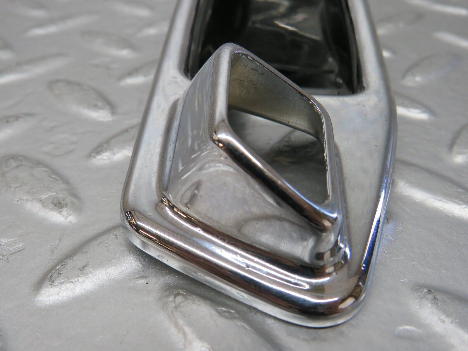 25572 Mercedes-Benz W123 200 Door Handle Surround Left 1167660111