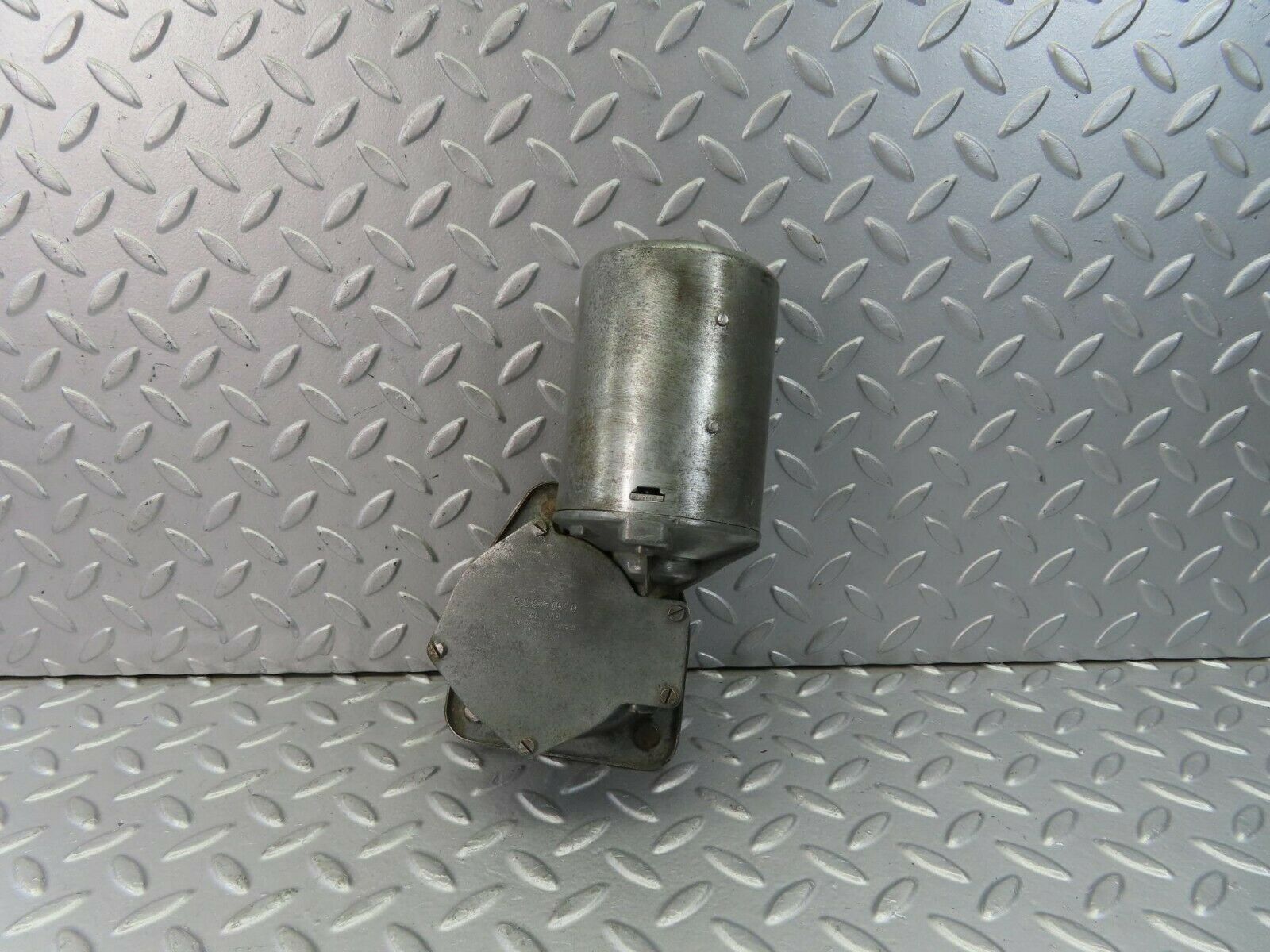 8945 Mercedes-Benz W108 Wiper Motor Bosch 0390446055