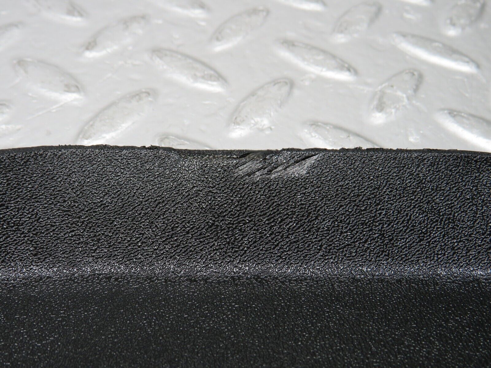 37850 Mercedes-Benz A124 320E Cabriolet Kick Panel Right Black 1246800306 1246880406