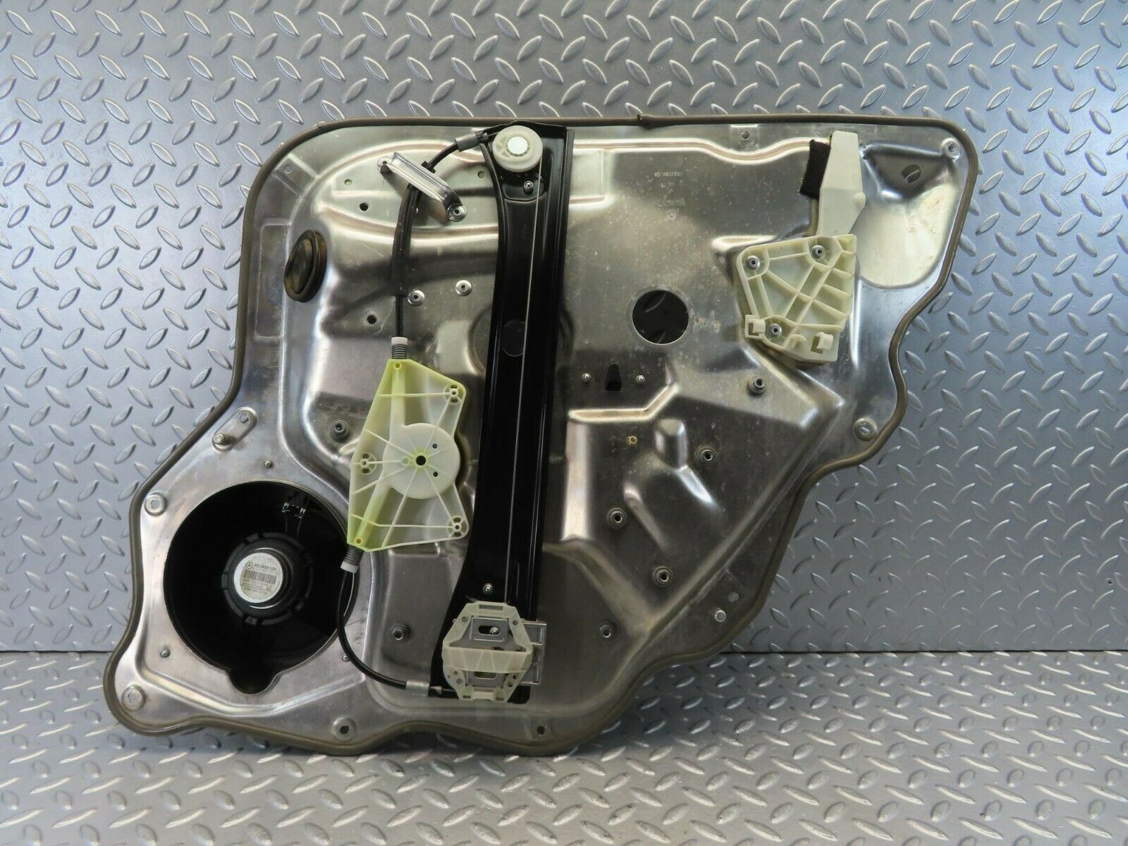 11167 Mercedes-Benz W221 S320 Rear Left Door Window Regulator 2218203102