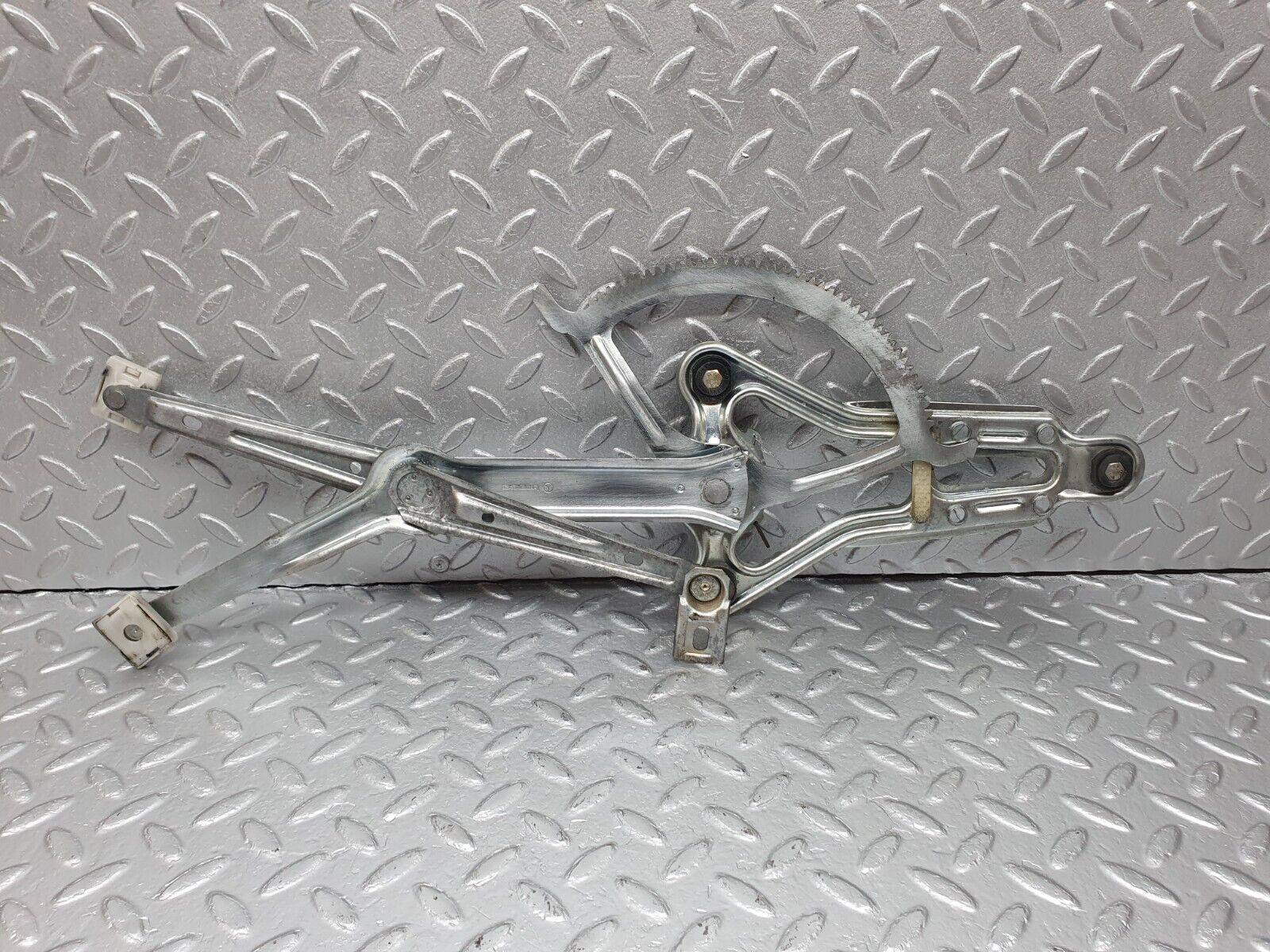 41401 Mercedes-Benz W124 200E Front Left Power Window Regulator