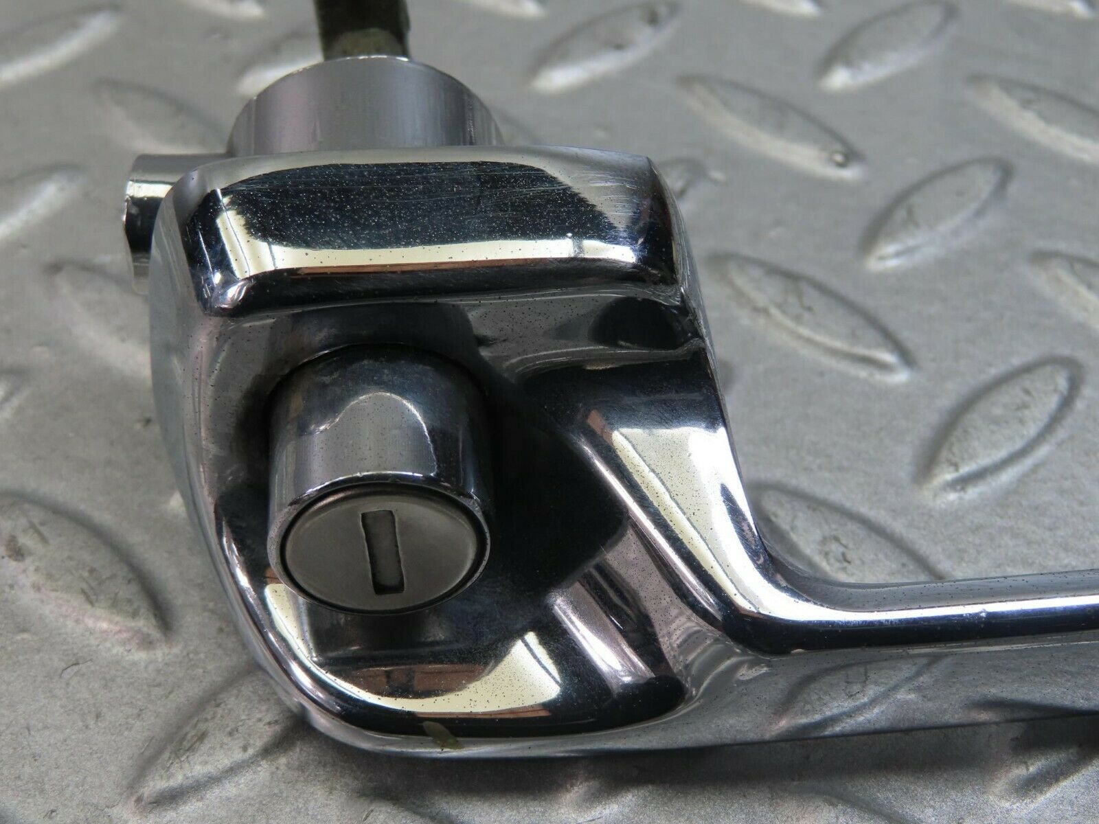 8787 Mercedes-Benz W115 Chrome Door Handle Front Left No Key 1157660101