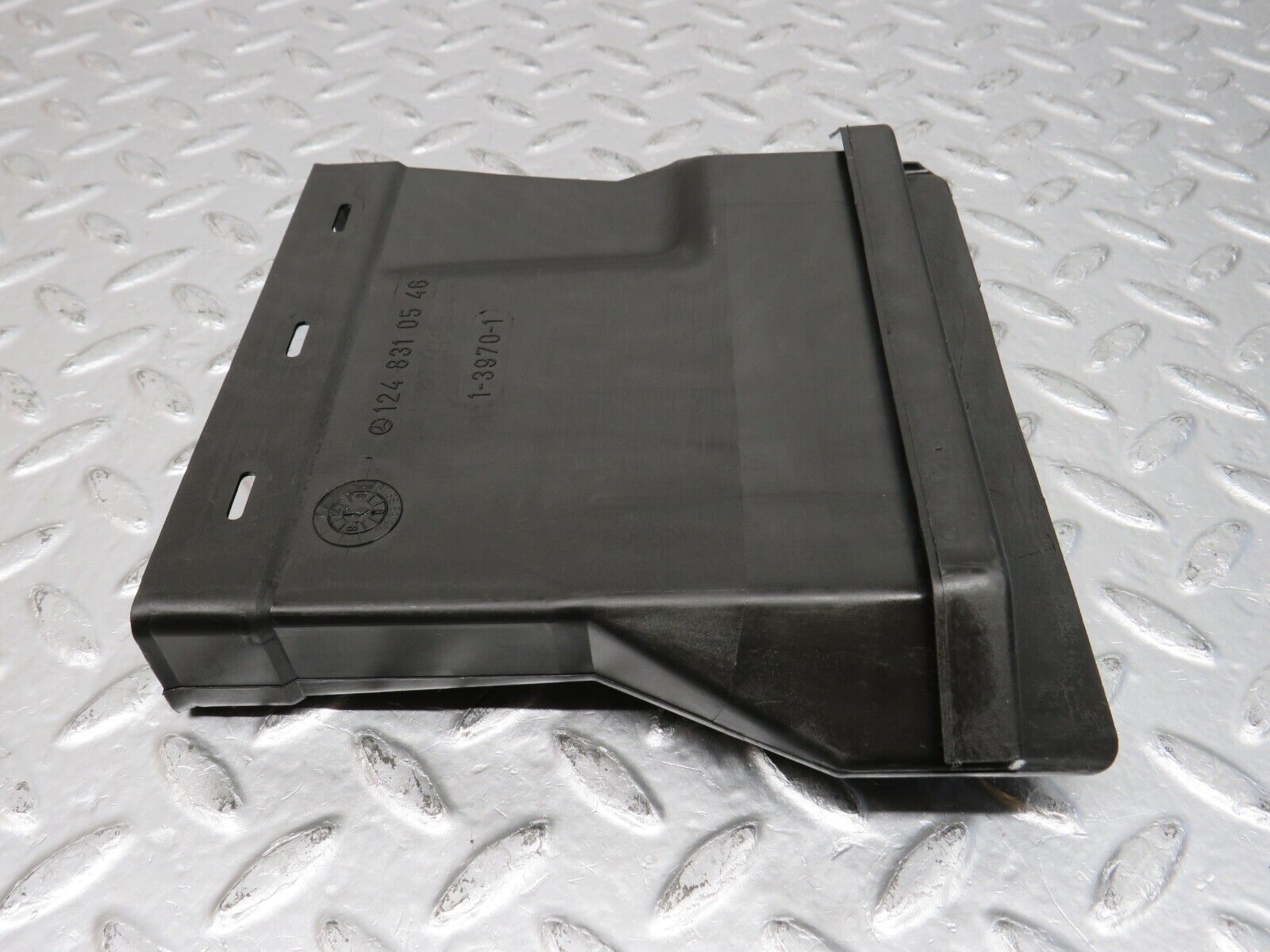 32359 Mercedes-Benz S124 300TE Wagon Ventilation Air Duct Left 1248310546