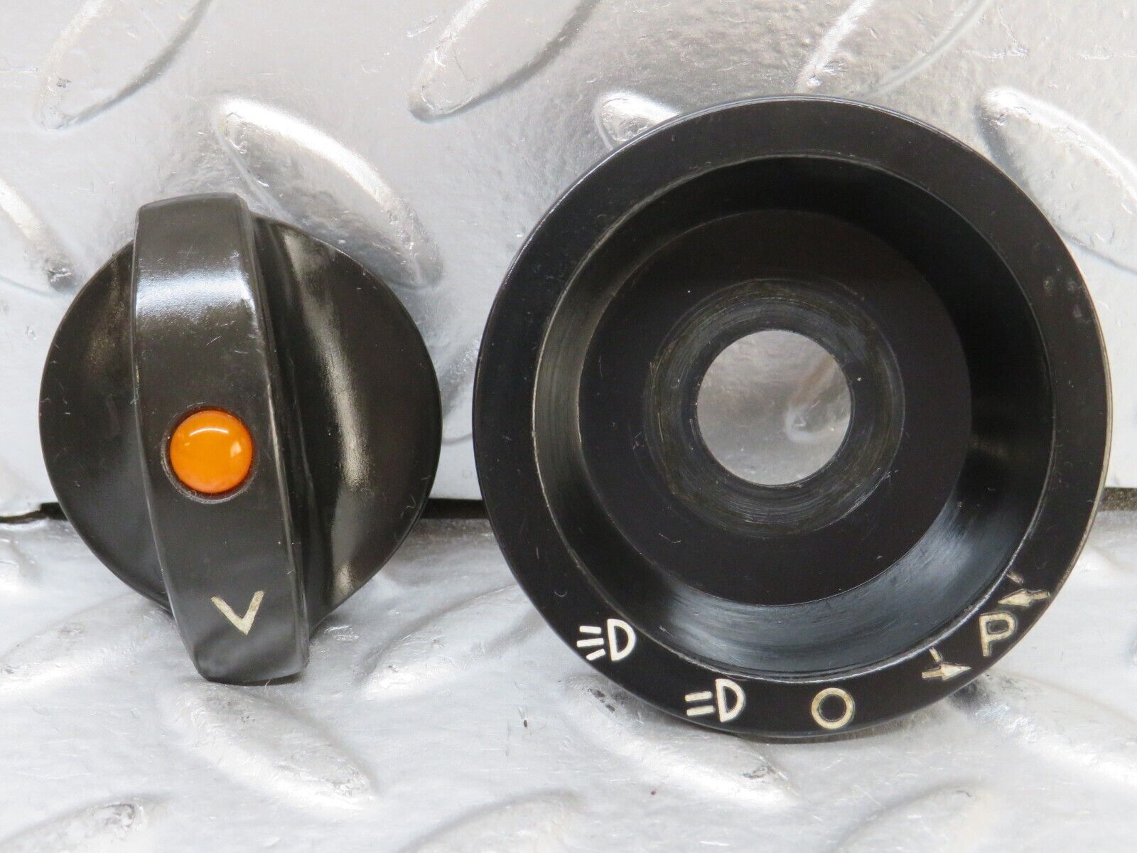 26162 Mercedes-Benz W116 450SE Headlight Switch Black Collar And Knob