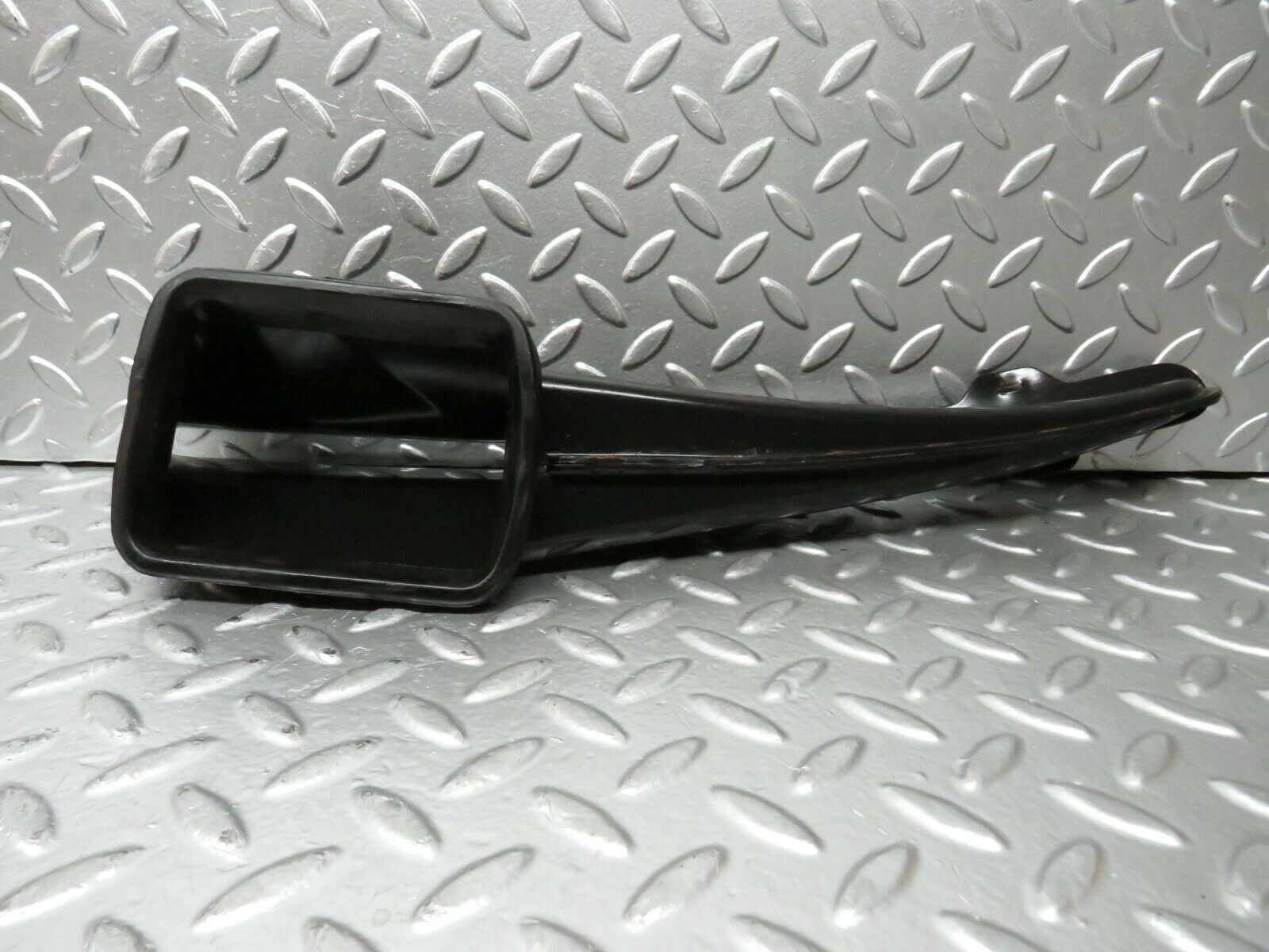 23776 Mercedes-Benz C107 450SLC Coupe Dashboard Air Vent Duct Pair