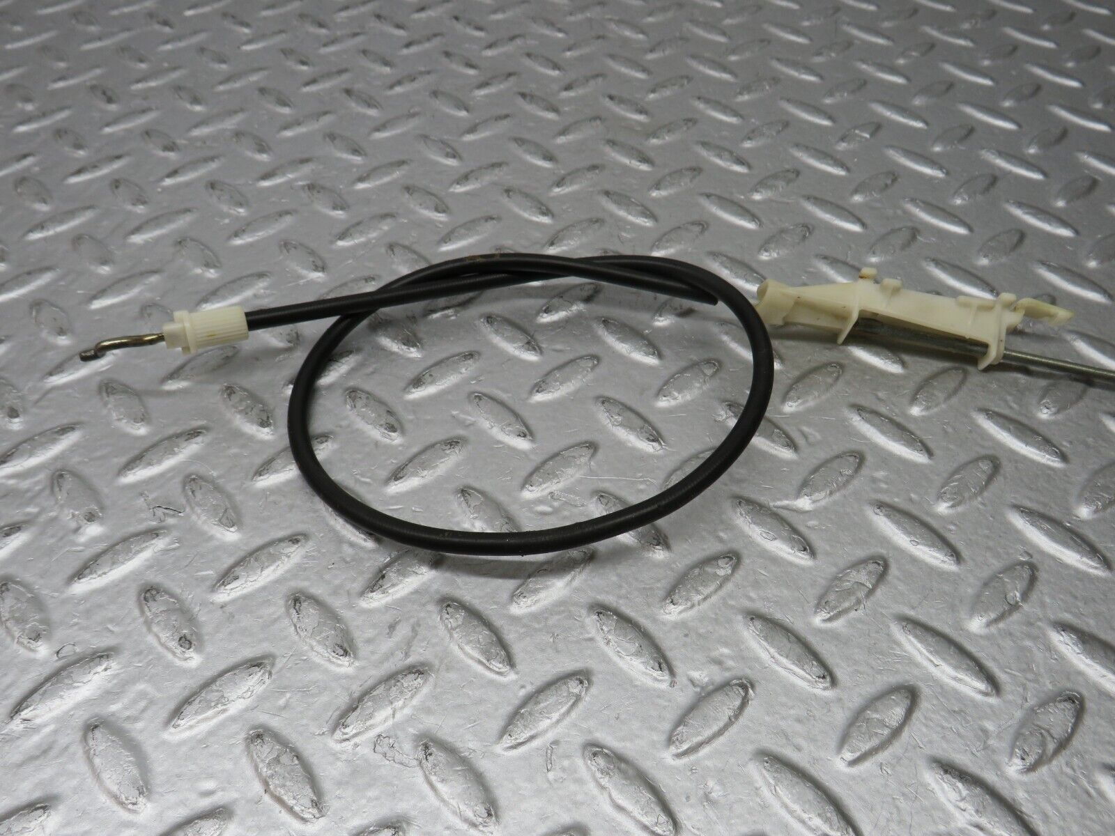 36867 Mercedes-Benz C126 420SEC Coupe Door Lock Cable