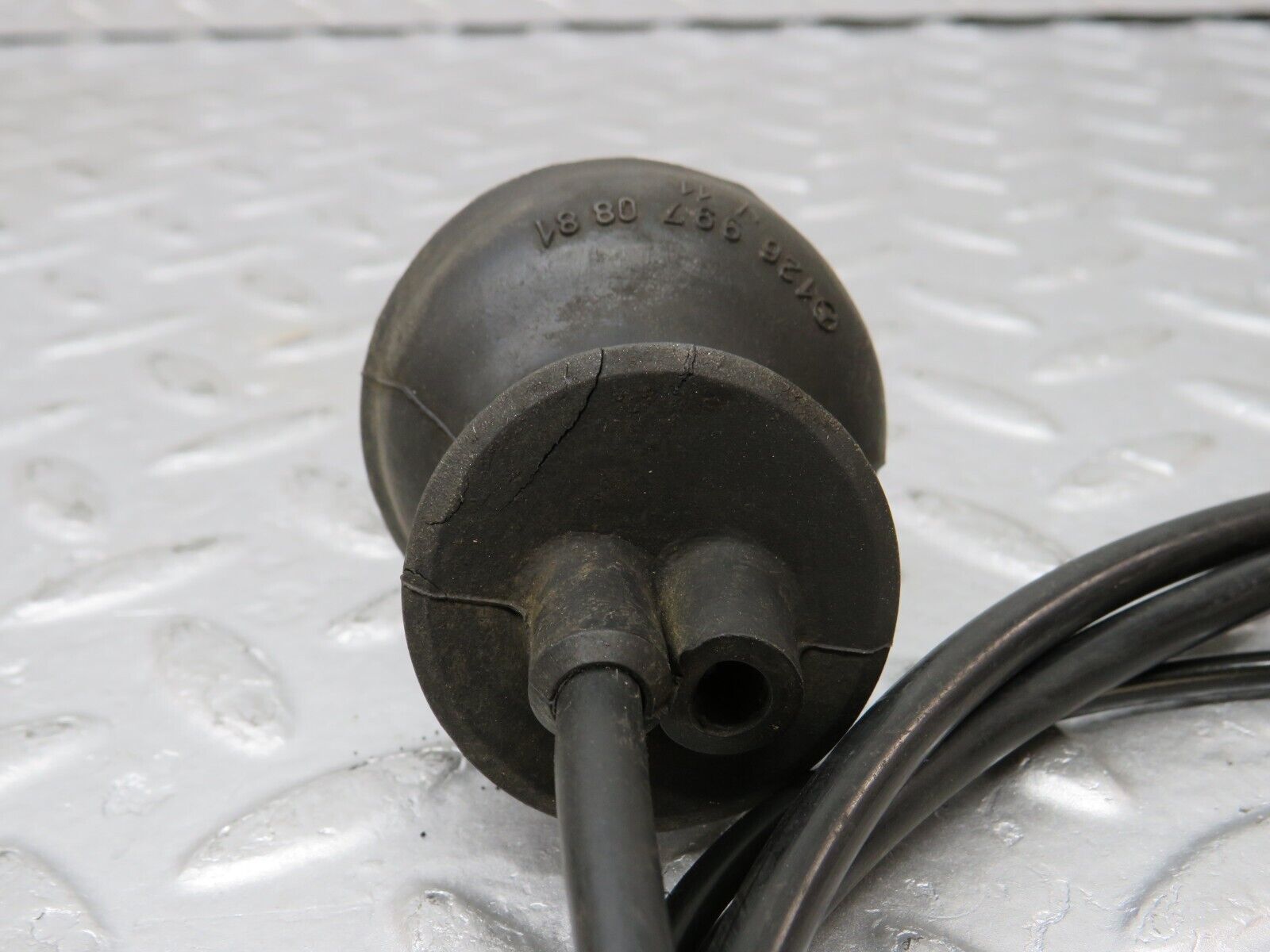 36299 Mercedes-Benz W126 420SE Bonnet Release Cable 1269970881