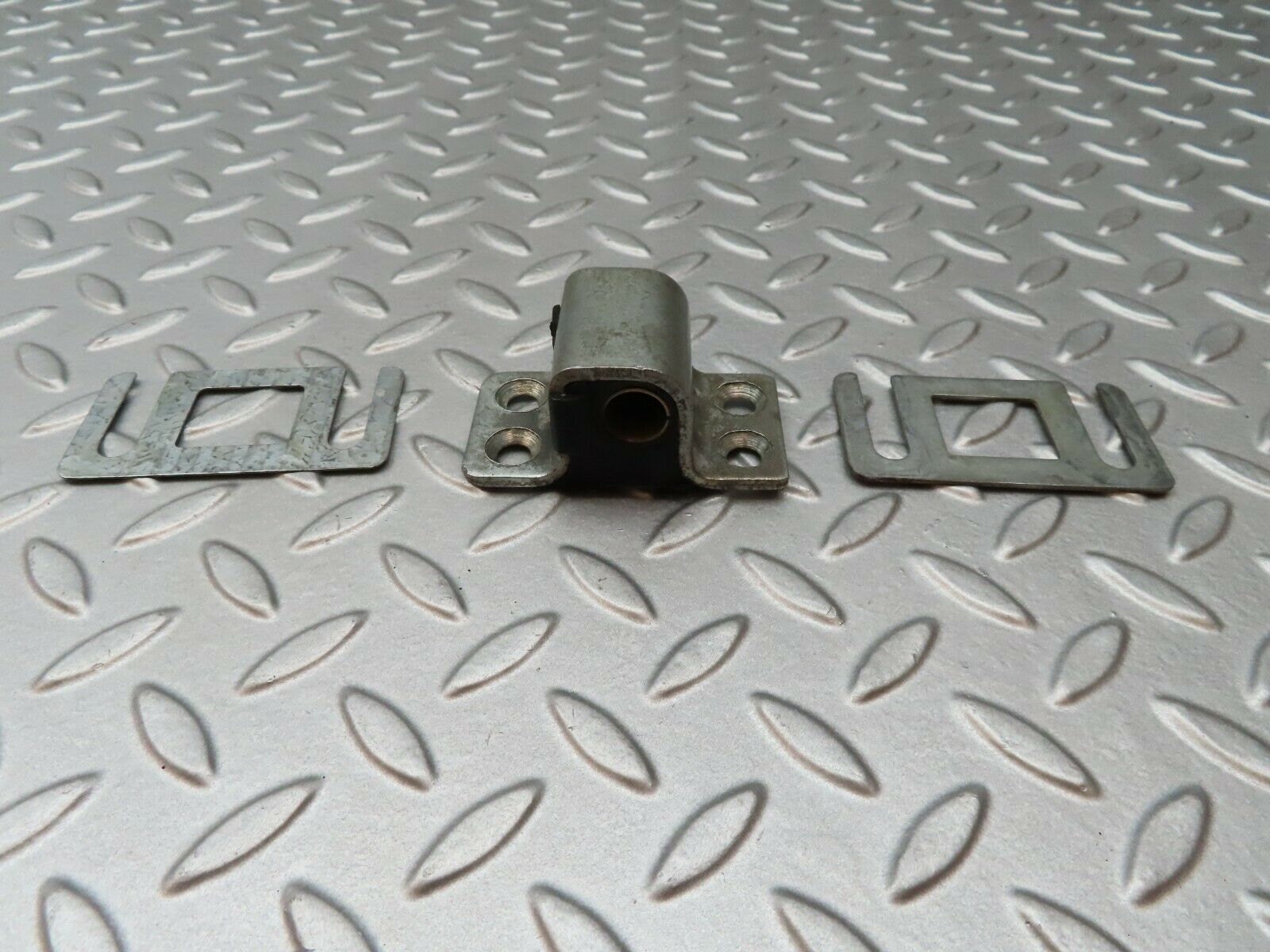 4489 Mercedes-Benz W123 230E Door Lock Latch Left Side