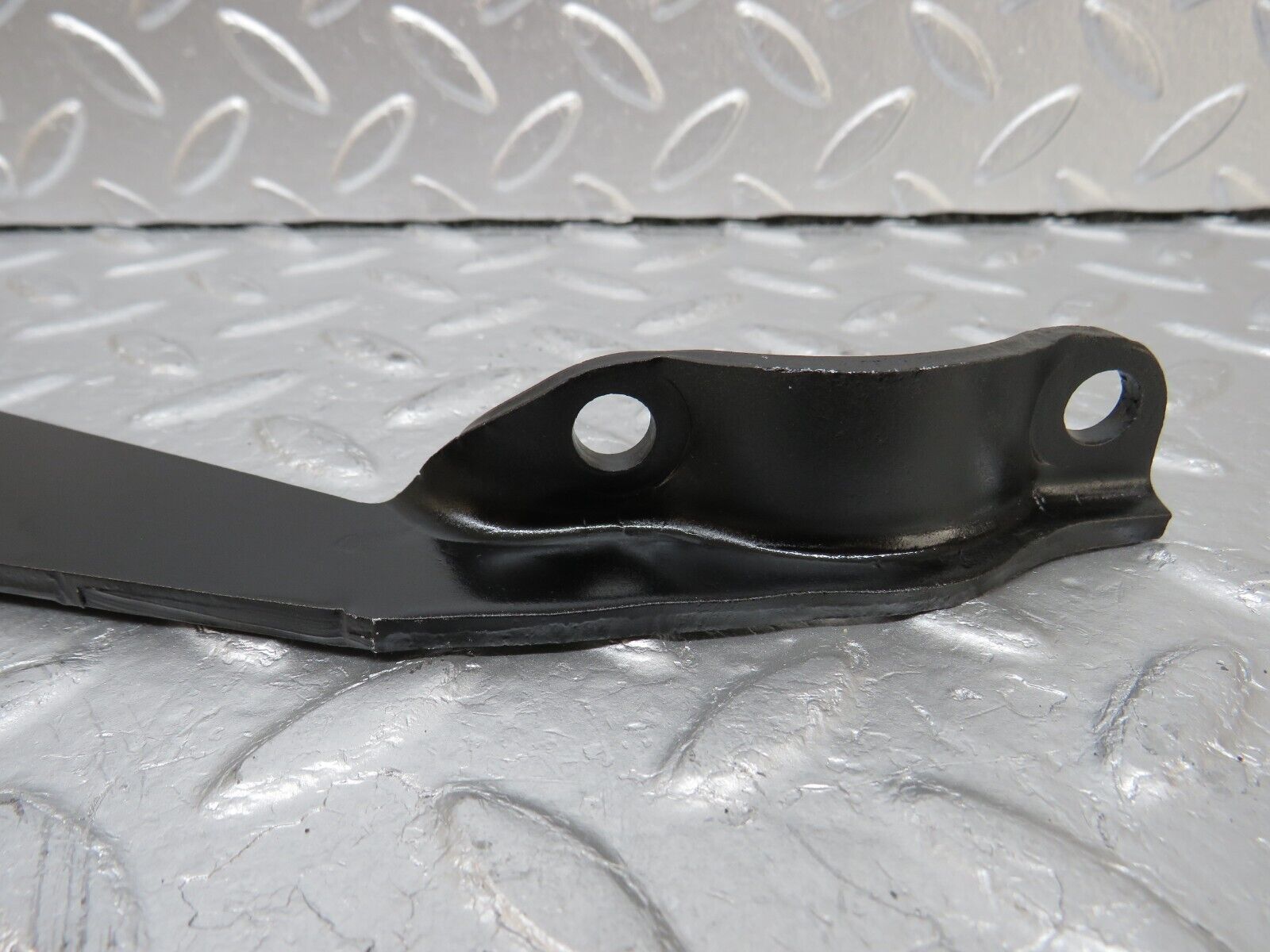 34612 Mercedes-Benz C126 380SEC Coupe Exhaust Bracket