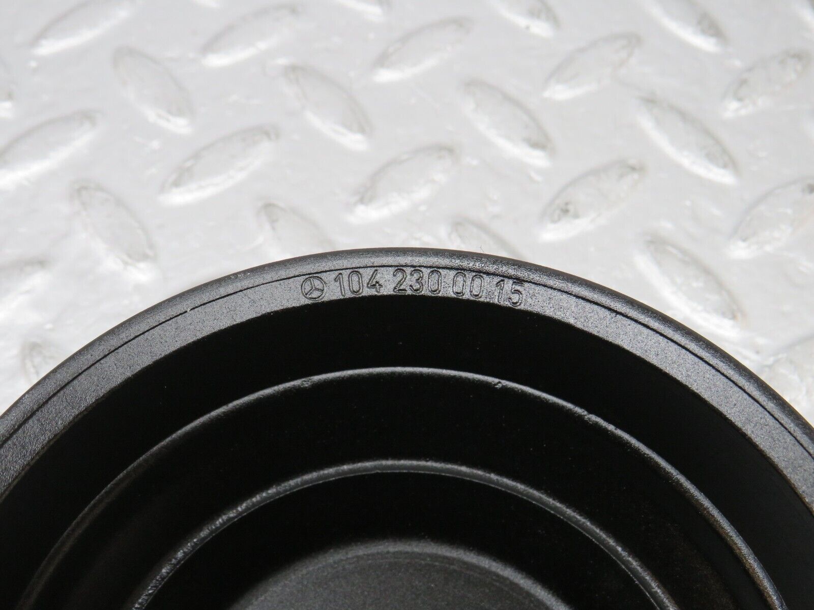 38103 Mercedes-Benz A124 320E Cabriolet Water Pump Pulley 1042300015