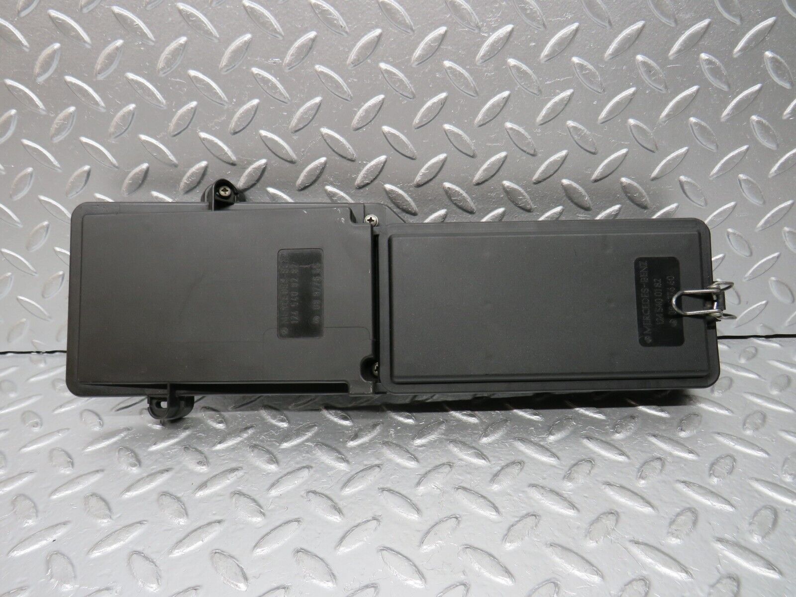 30353 Mercedes-Benz W124 230E Fuse Box Cover Lid 1245400282 1245400182