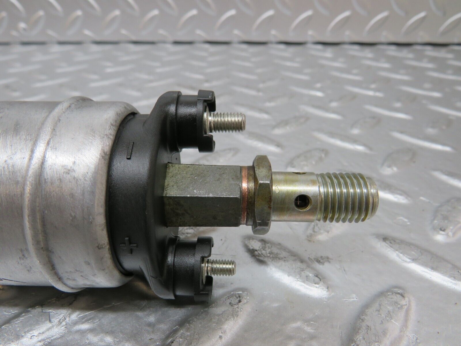 25668 Mercedes-Benz W124 280E Fuel Pump Pierburg 0004704294