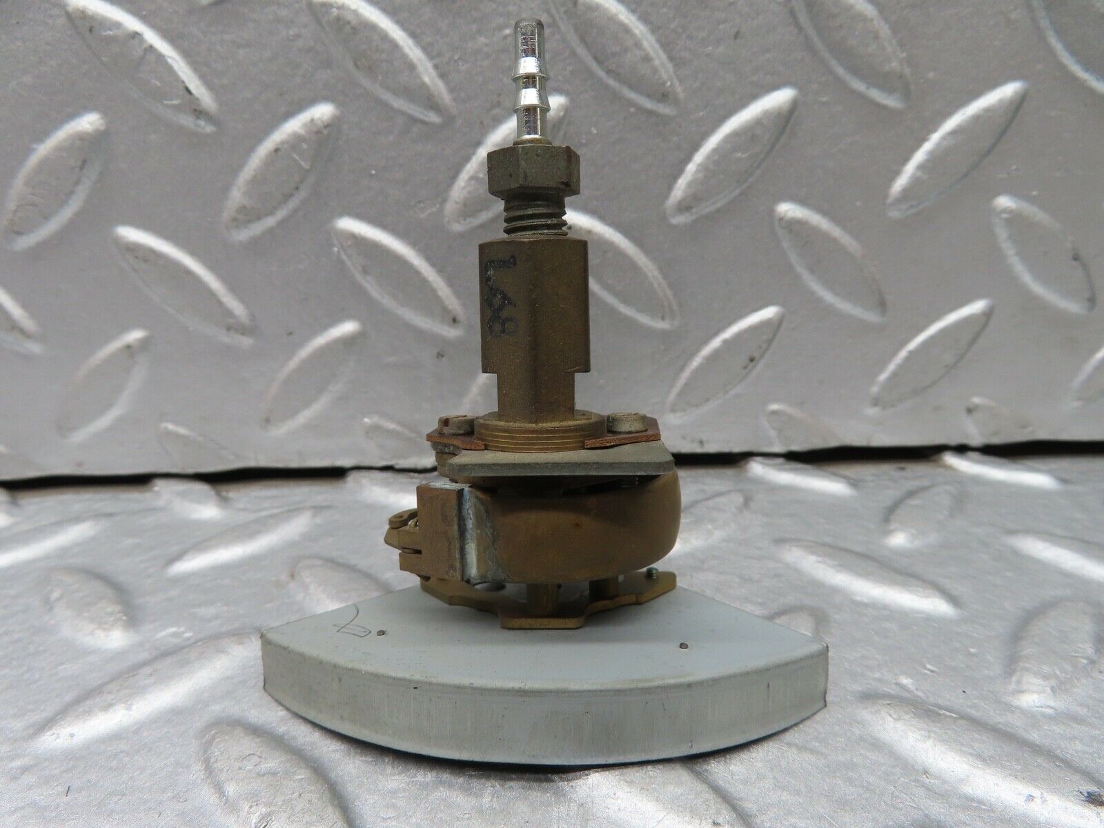 18349 Mercedes-Benz W115 Oil Pressure Gauge