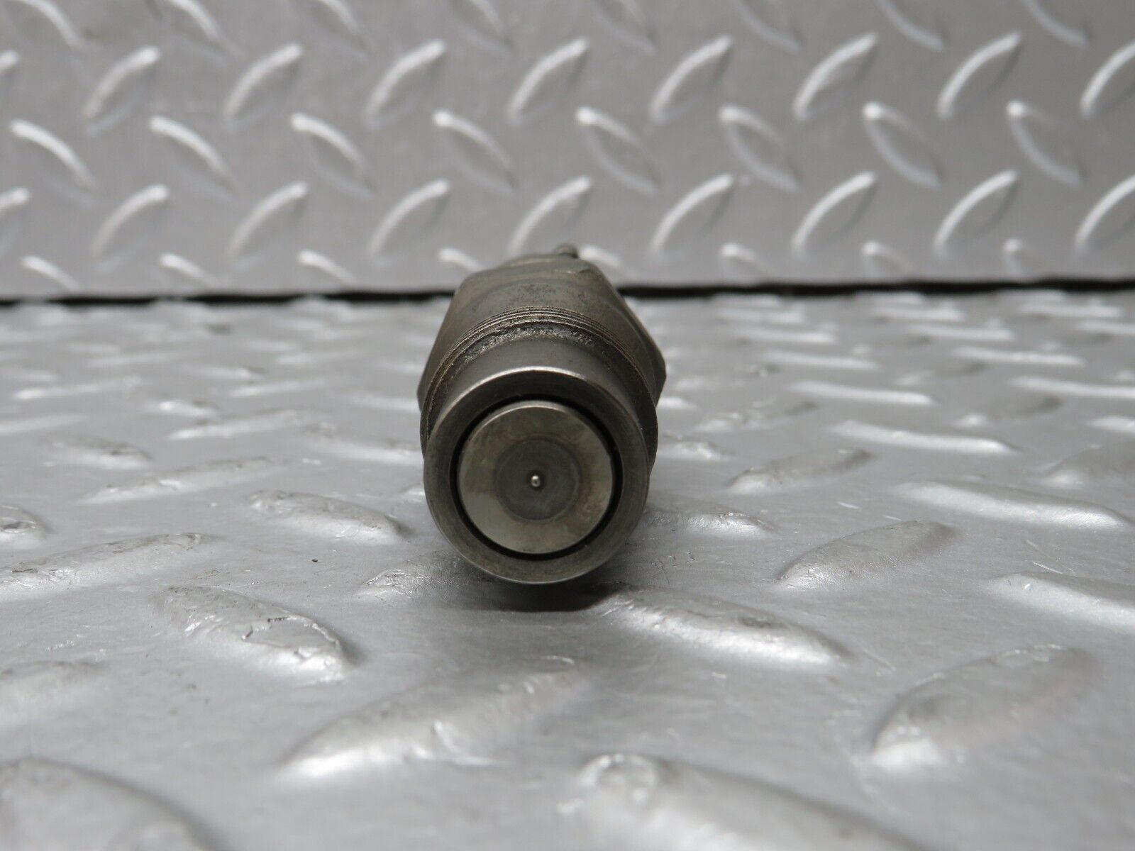 32901 Mercedes-Benz W123 300D Fuel Injector Bosch KCA30S35/4