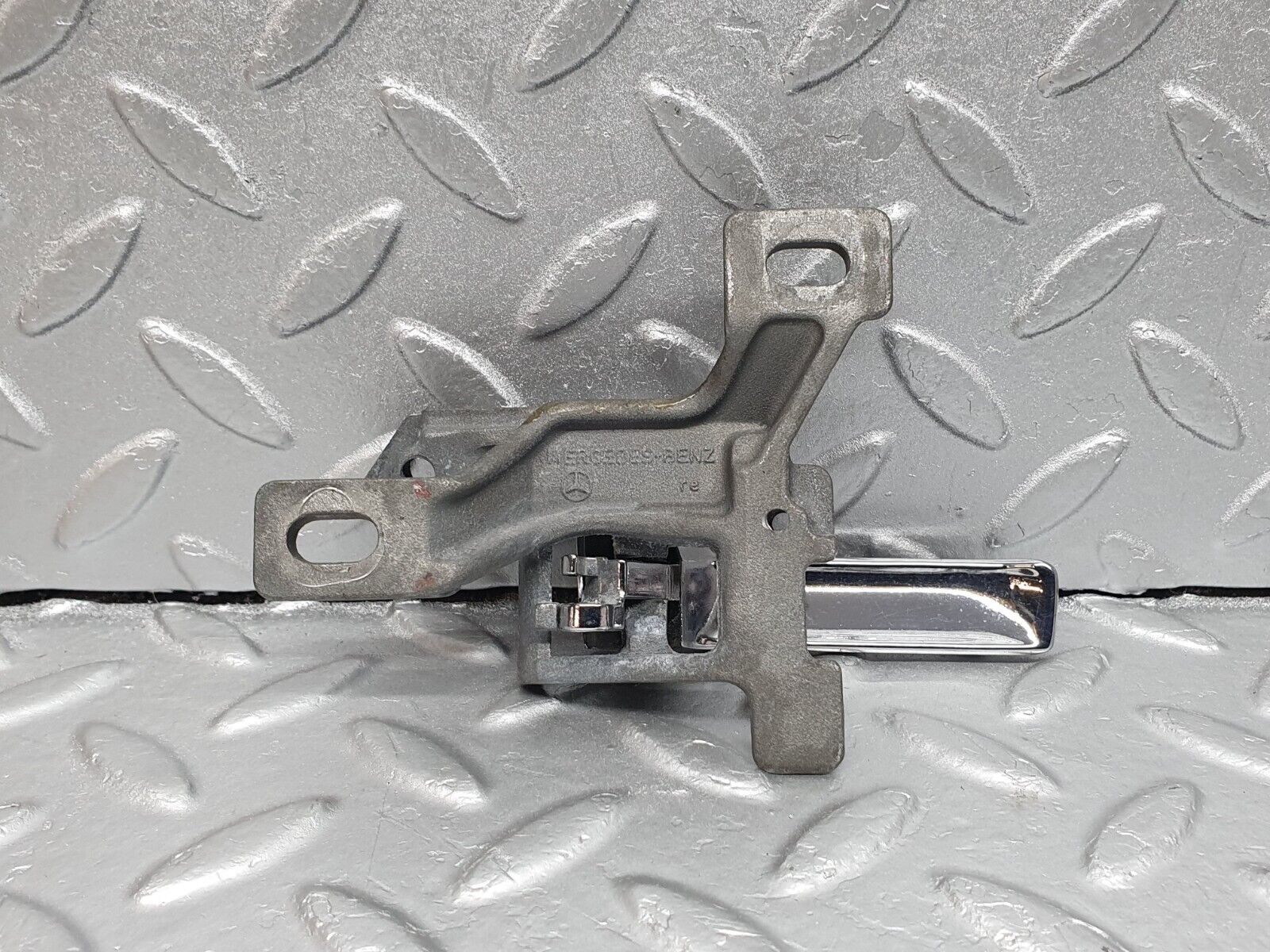 40900 Mercedes-Benz W126 300SE Right Interior Door Handle