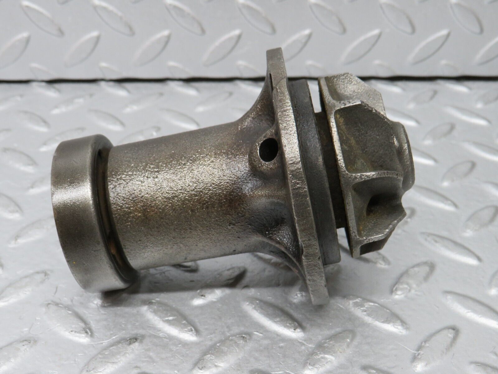 35903 Mercedes-Benz 240D OM616.912 Water Pump 115201