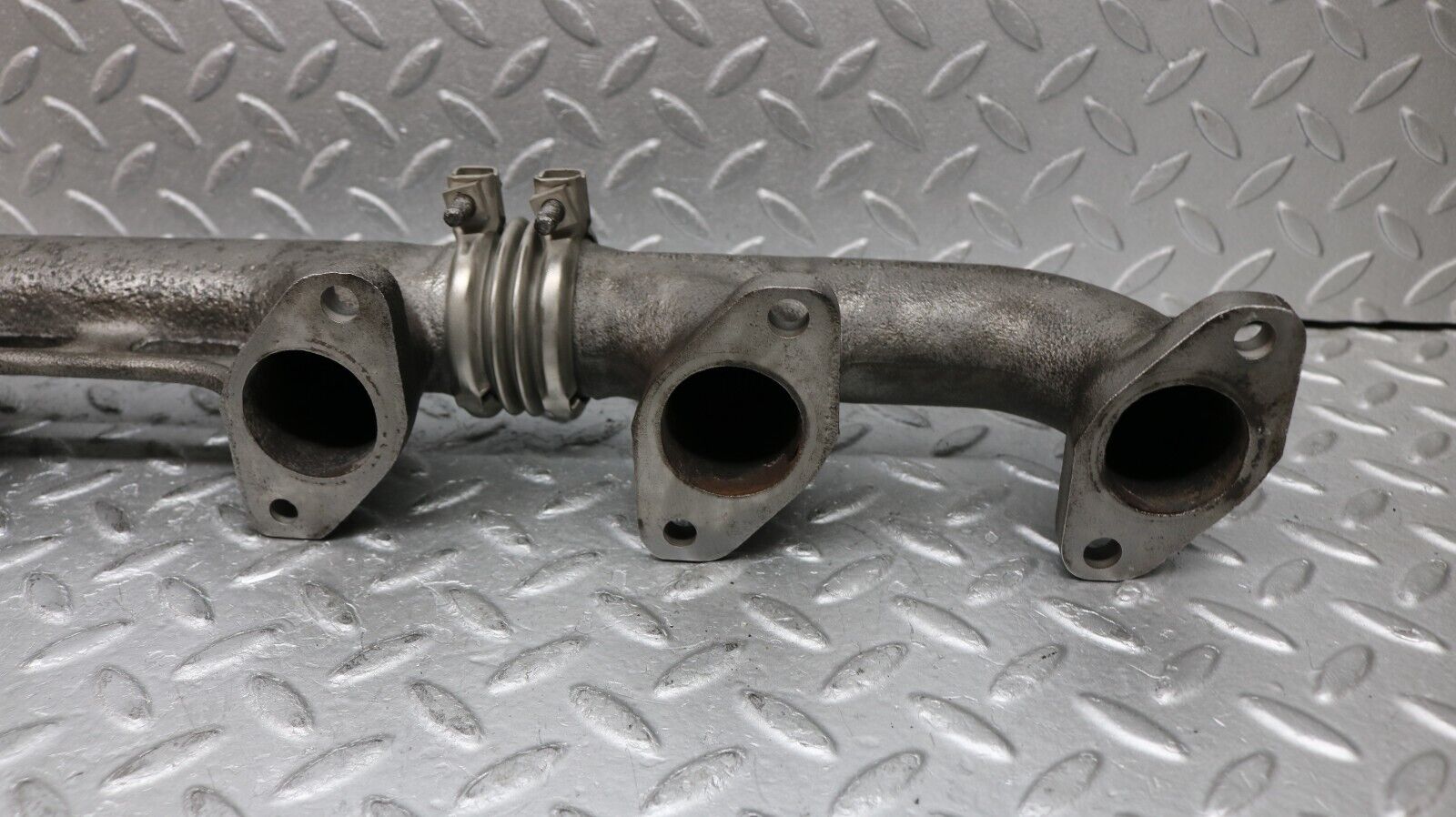 37249 Mercedes-Benz C126 420SEC Coupe Exhaust Manifold Right 1161422402 1161420602
