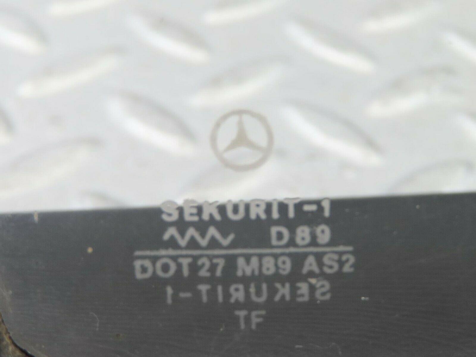 8282 Mercedes-Benz W115 Rear Left Quarter Glass