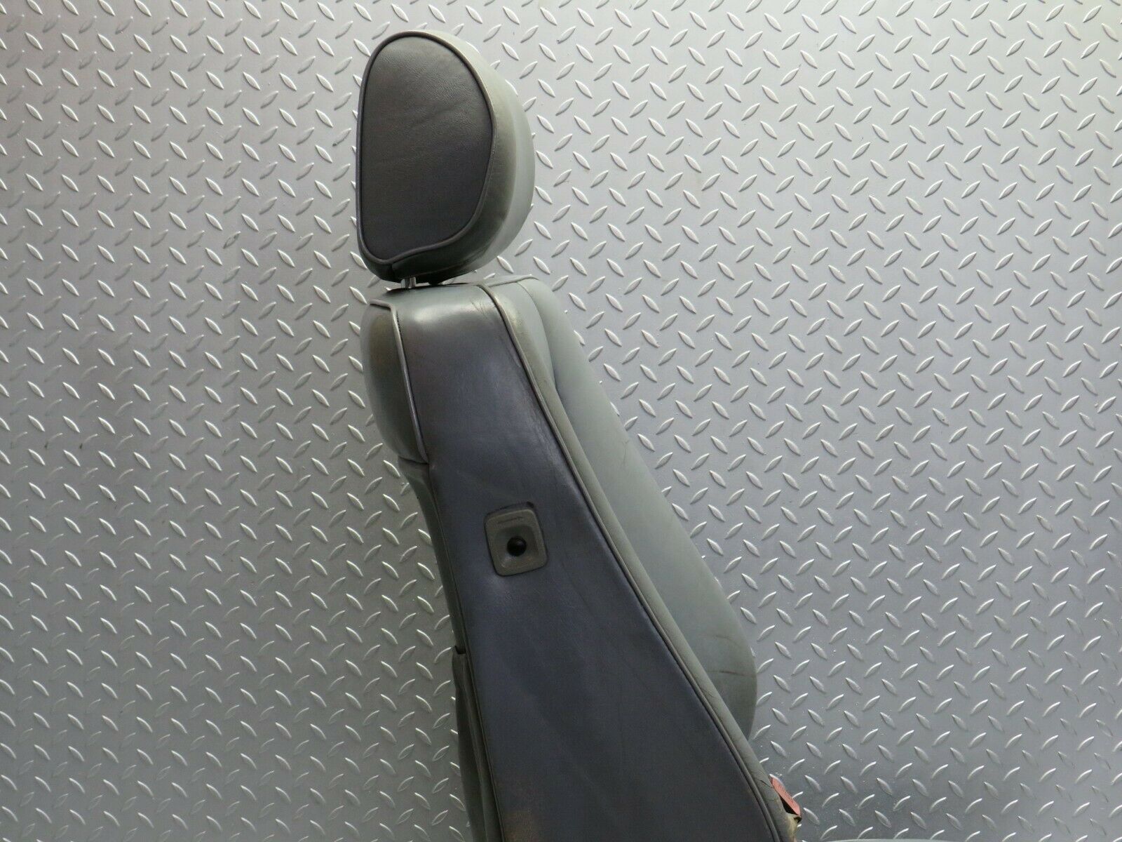 22382 Mercedes-Benz C124 E220 Coupe Front Right Seat Leather Grey 1249102350