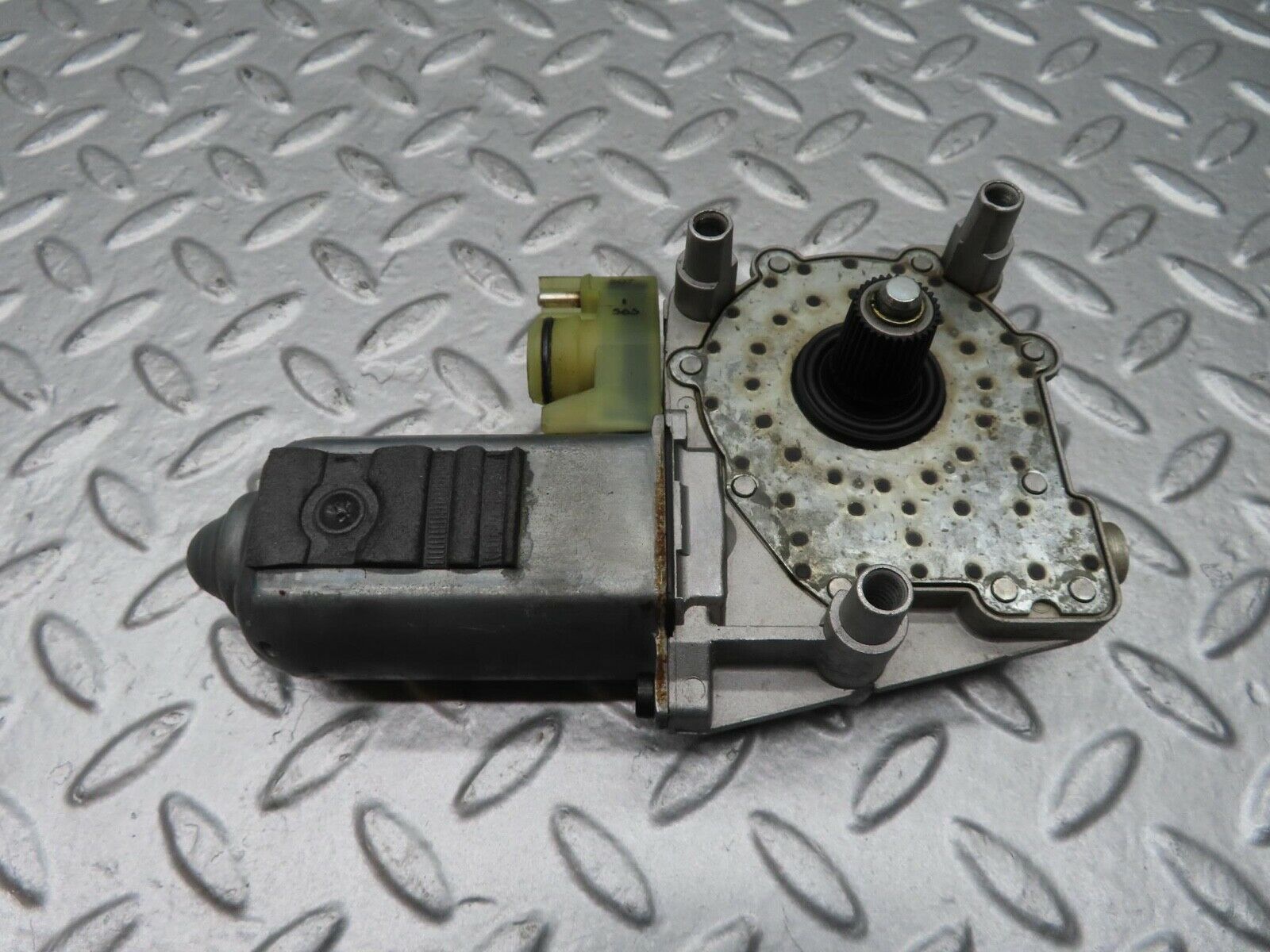 14976 Mercedes-Benz W140 S320 Rear Left Window Regulator Motor 0130821502