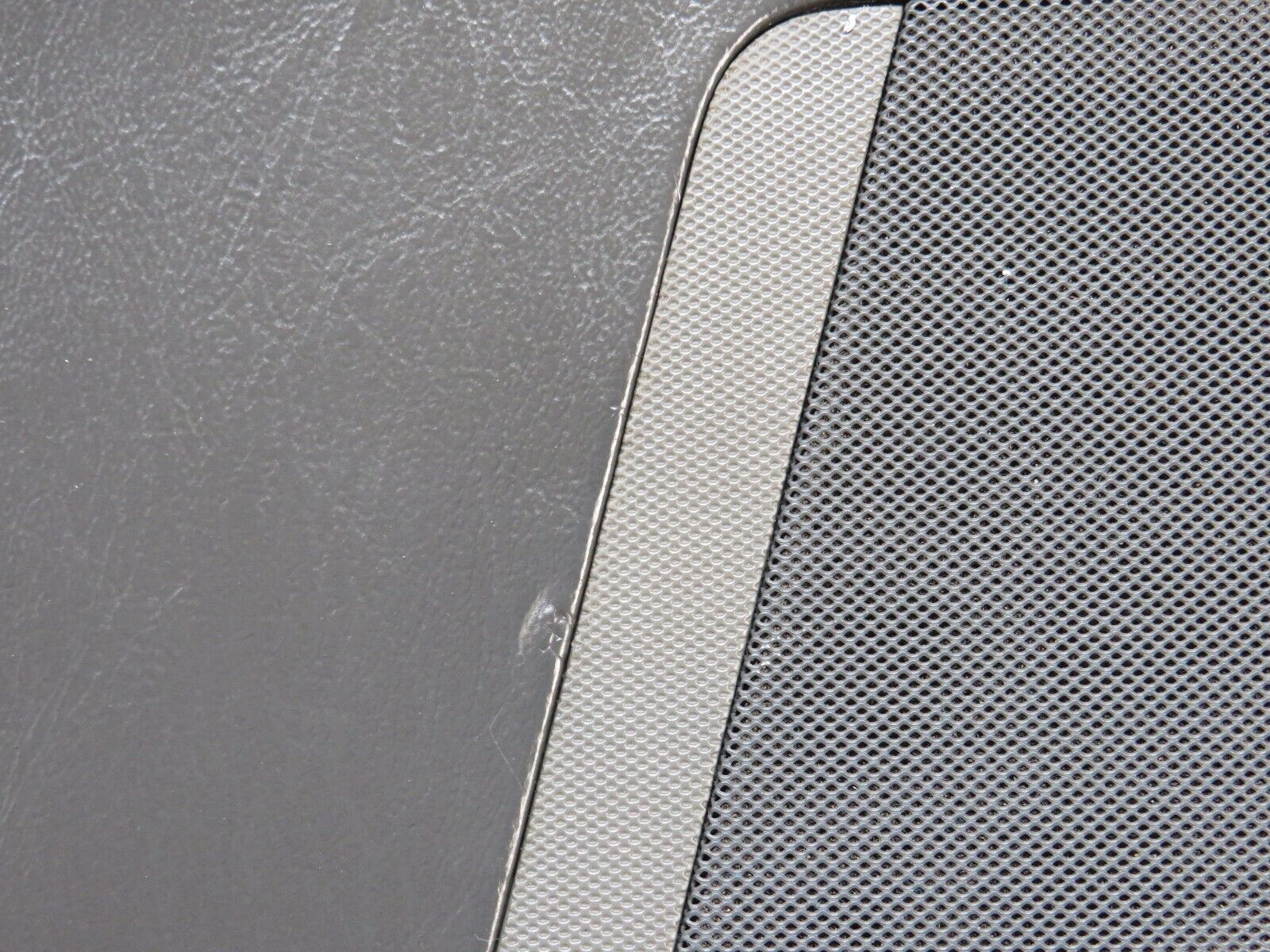 25962 Mercedes-Benz W124 280E Dashboard Black