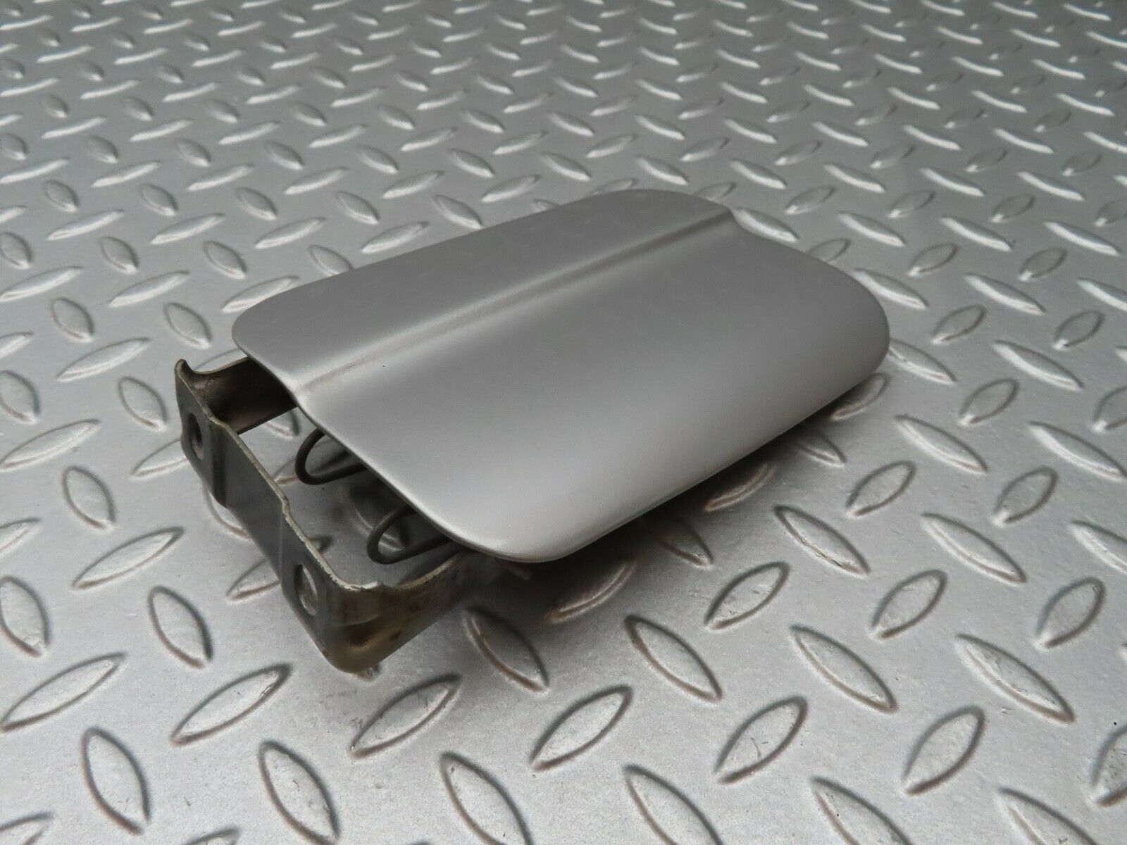 4493 Mercedes-Benz W123 230E Fuel Tank Flap Cap 1235840039