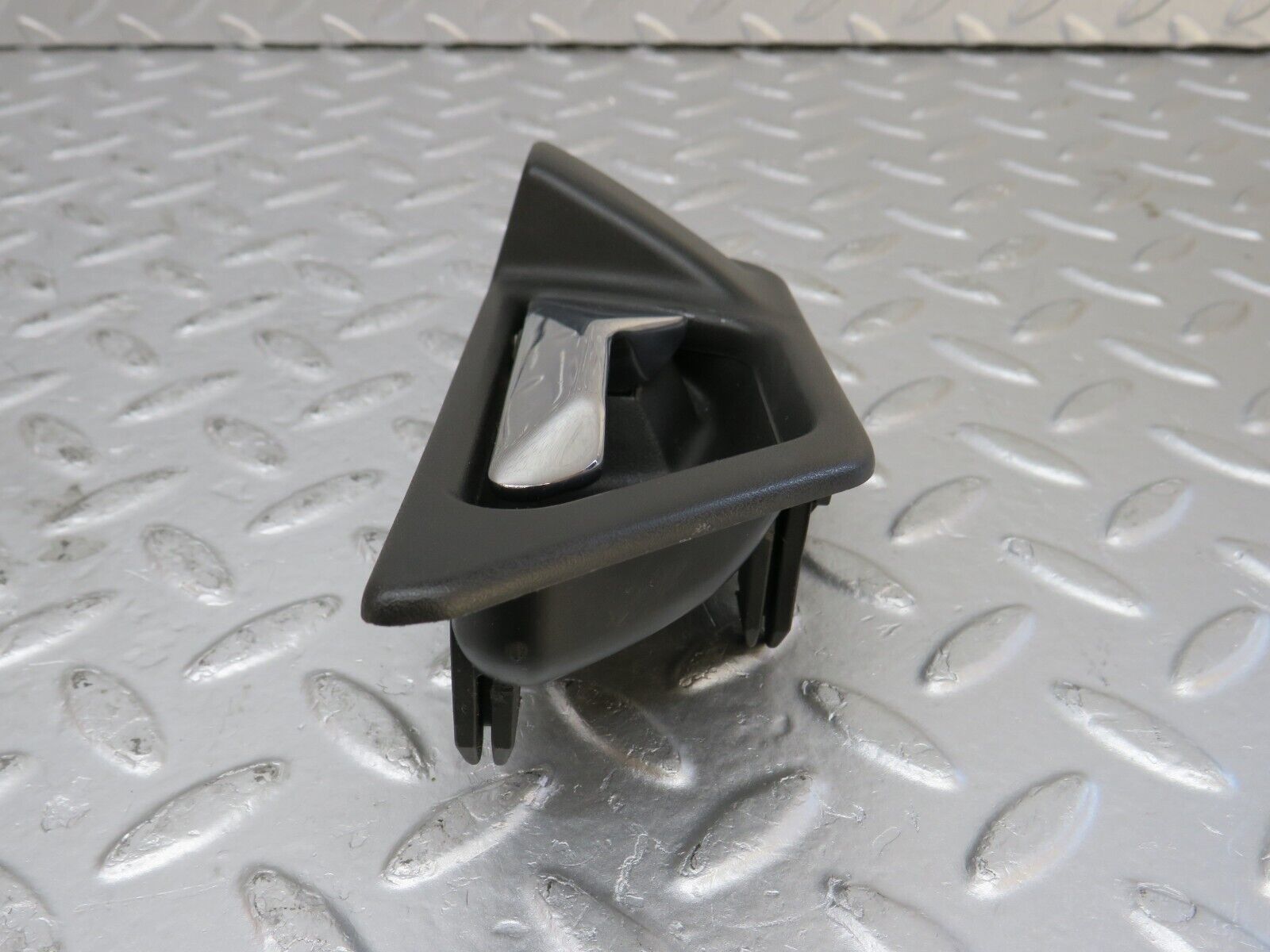 33907 Mercedes-Benz W124 260E Interior Door Handle Front Left 1247600161