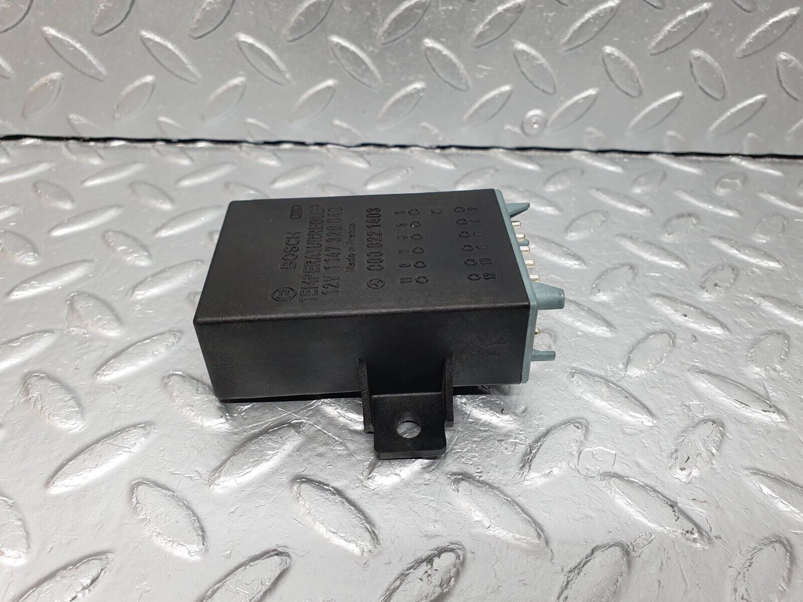 40884 Mercedes-Benz W126 300SE Heating Control Unit Bosch 0008221403 1147328040