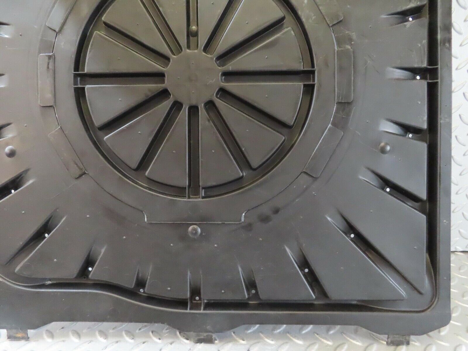 16735 Mercedes-Benz W124 260E Spare Wheel Cover 1246934533