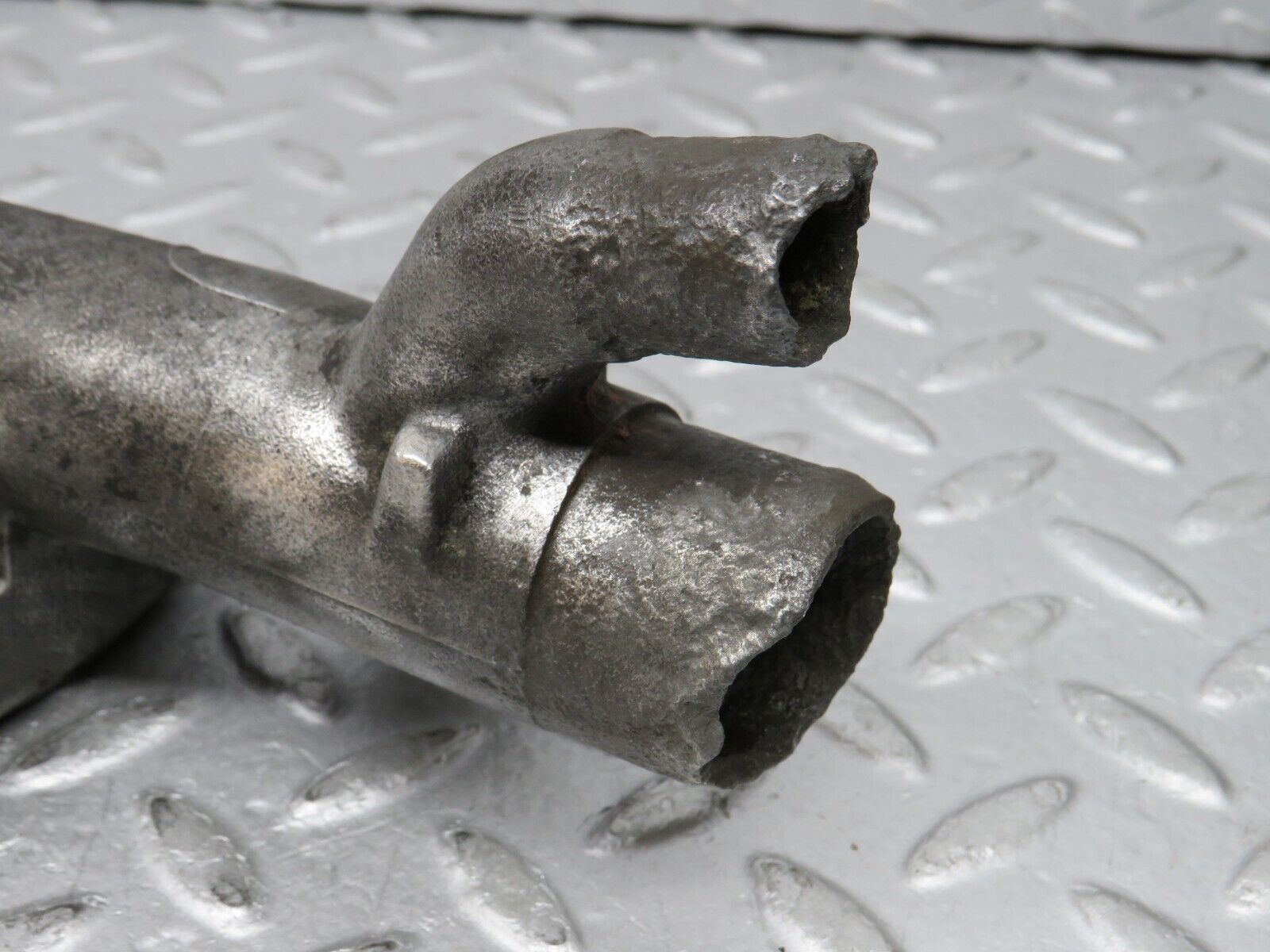 35910 Mercedes-Benz 240D OM616.912 Water Pump Housing 1212010601