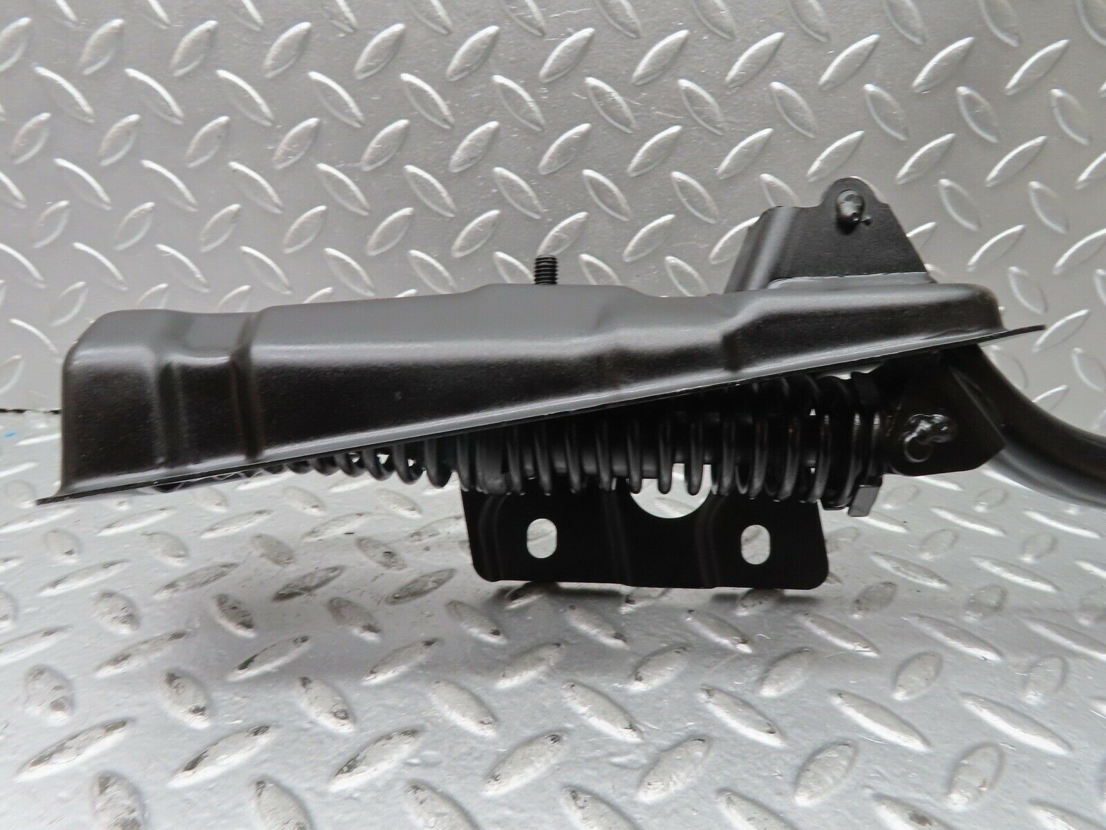 21526 Mercedes-Benz W126 300SE Trunk Hinge Right Side