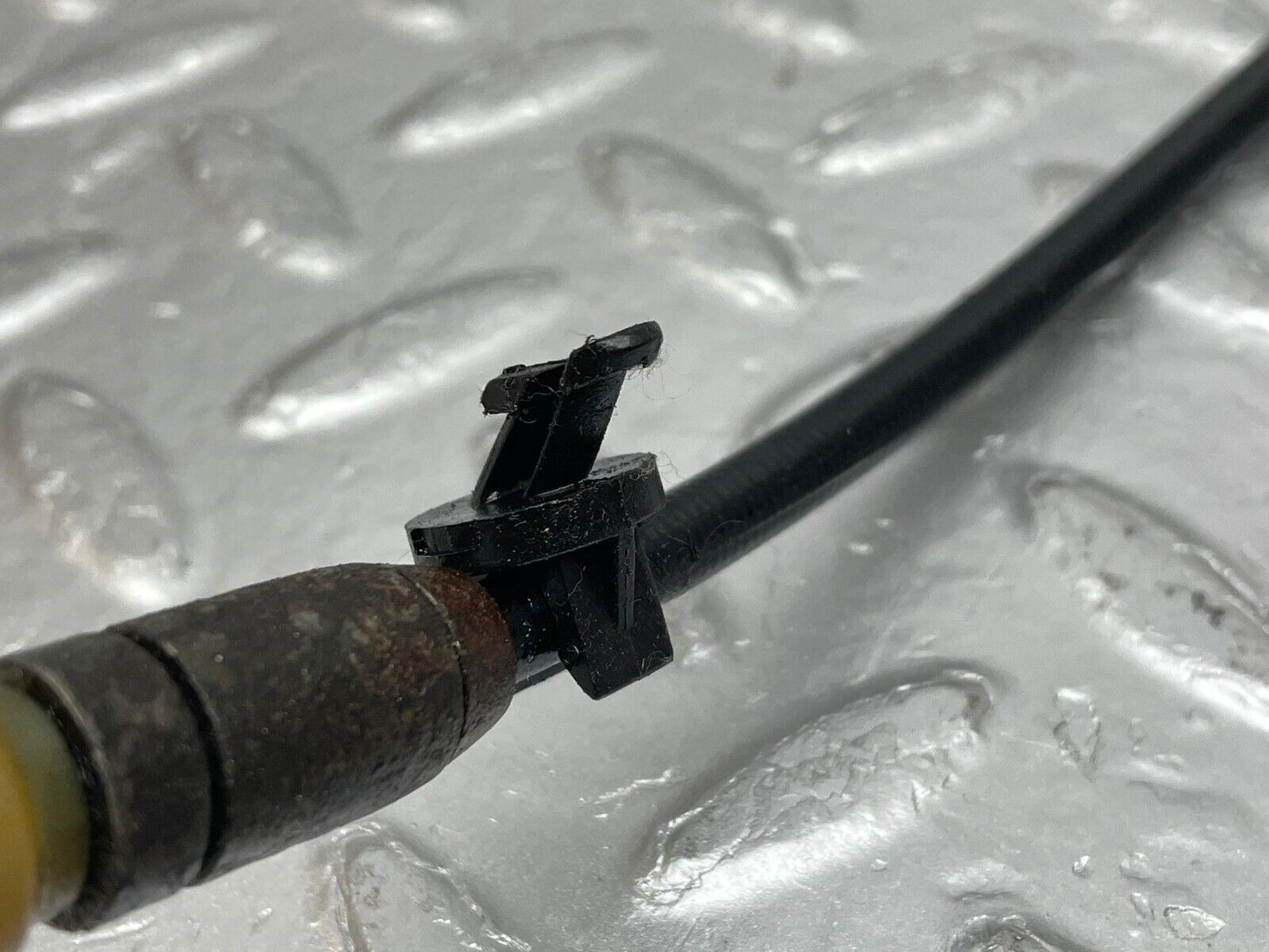 34553 Mercedes-Benz C126 380SEC Automatic Gearbox Kickdown Cable