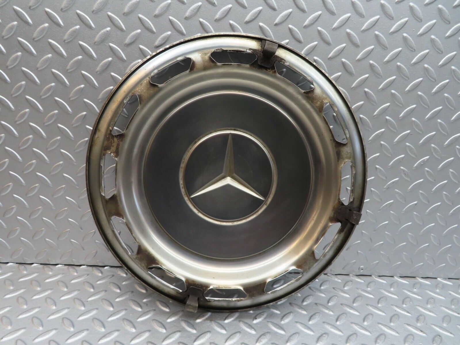 12406 Mercedes-Benz W108 280SE 3.5 Vintage Wheel Trim Hub Cap 14