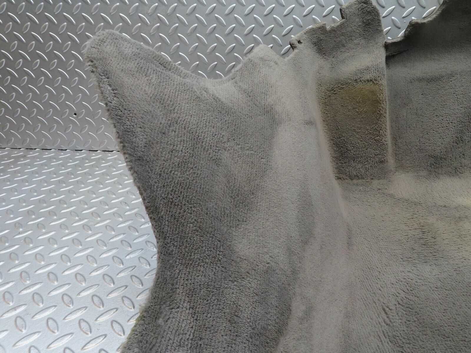 15131 Mercedes-Benz W140 S320 Front Right Foot Well Carpet 1406800440