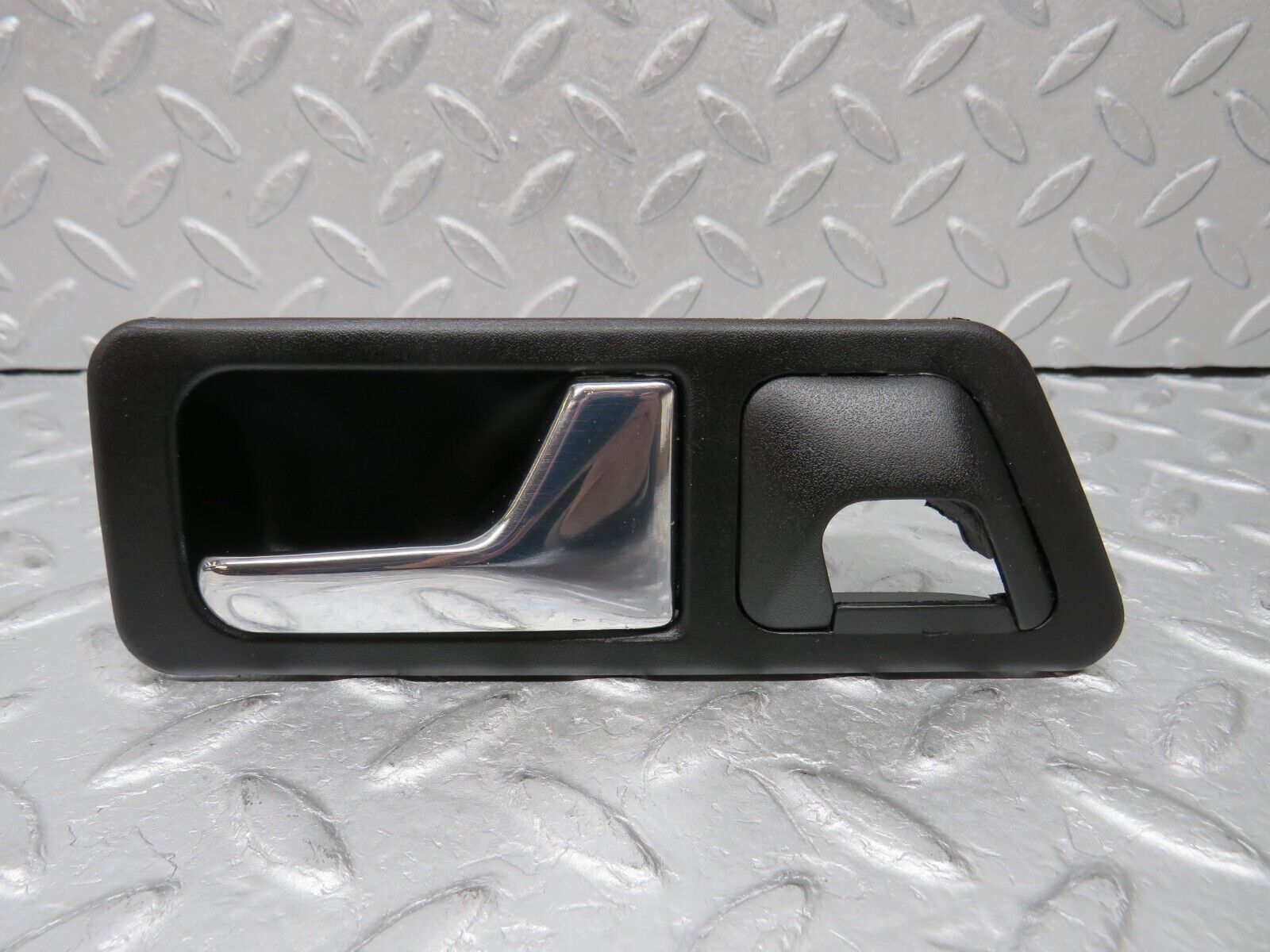 36618 Mercedes-Benz W201 190E 2.0L Right Interior Door Handle 2017660264