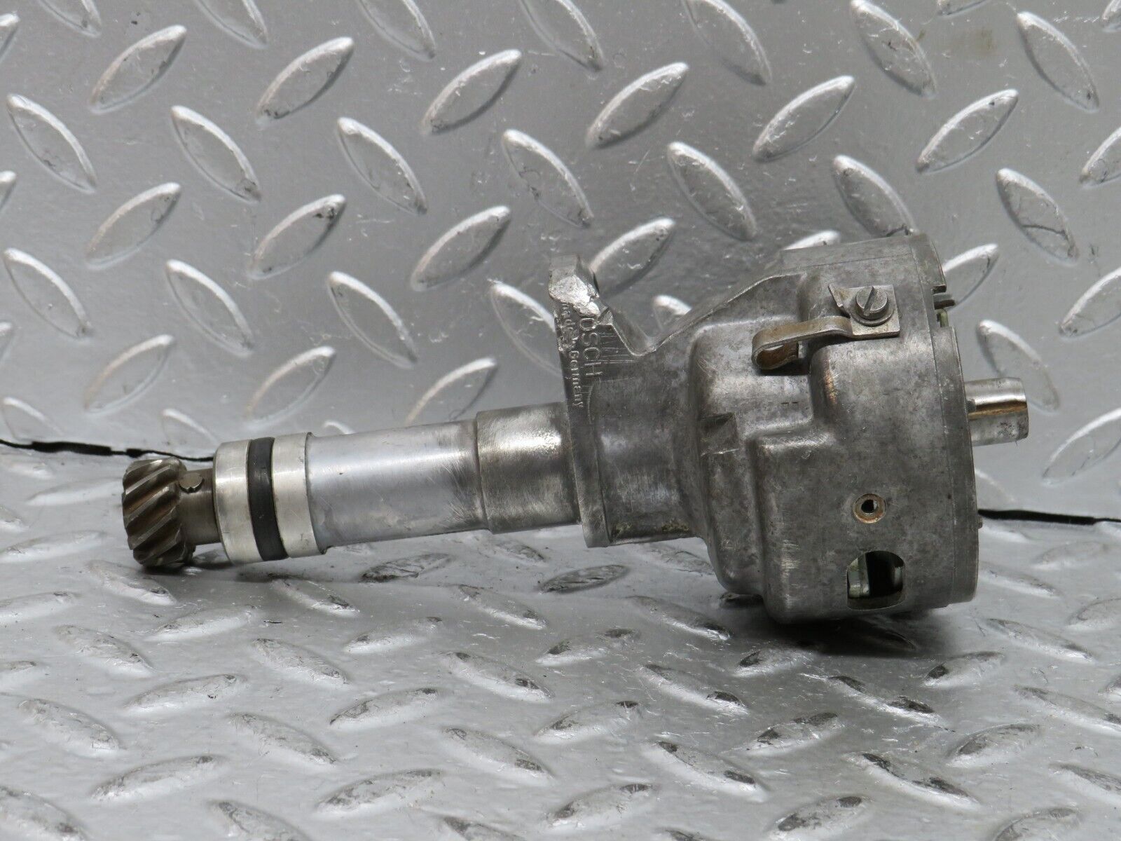 28097 Mercedes-Benz W123 280E Ignition Distributor Bosch 0021587701 0237302017