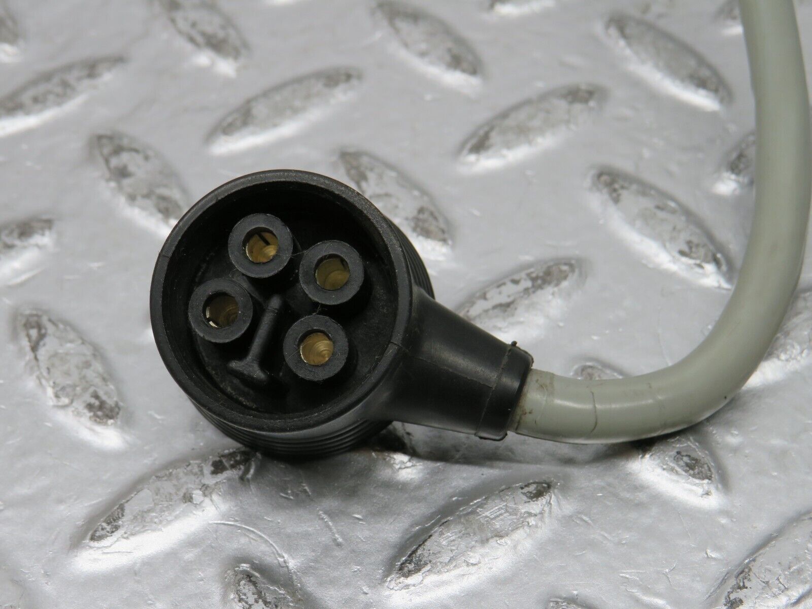 32127 Mercedes-Benz W123 230E Ignition Control Unit Cable 09961811