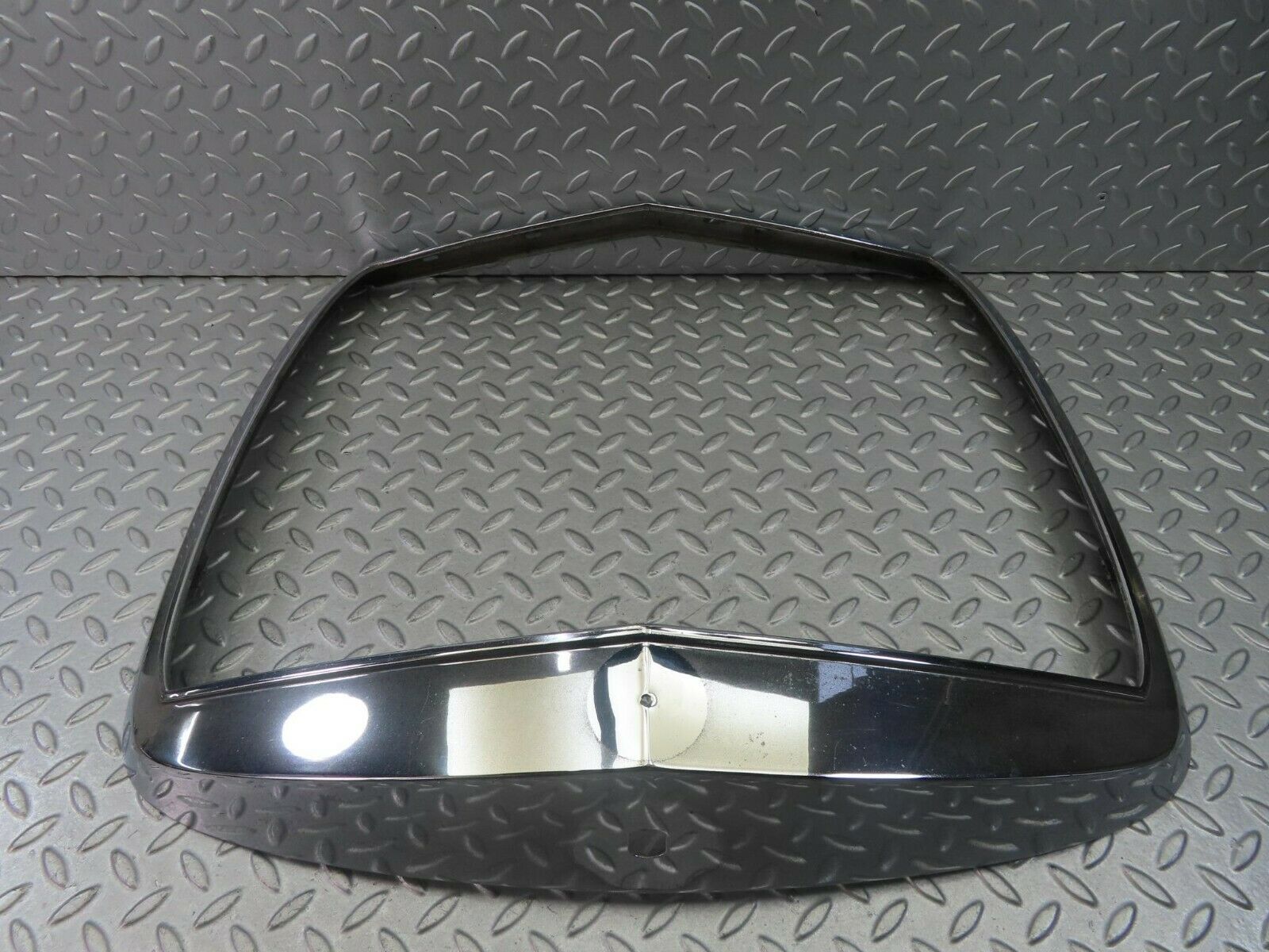 8442 Mercedes-Benz W108 Bonnet Grill Frame Chrome