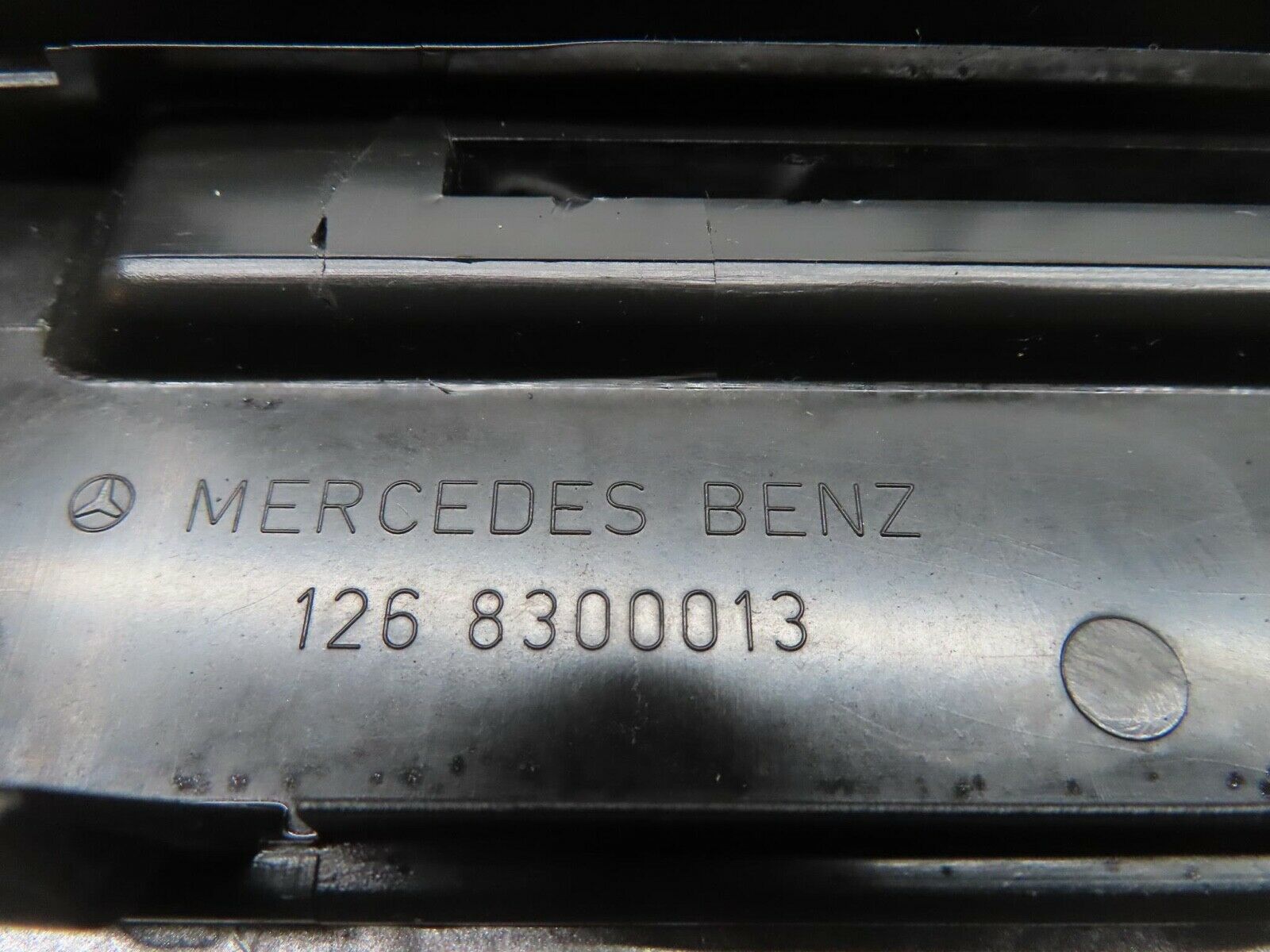 16160 Mercedes-Benz W126 Rear Centre Console Air Vent 1268300013