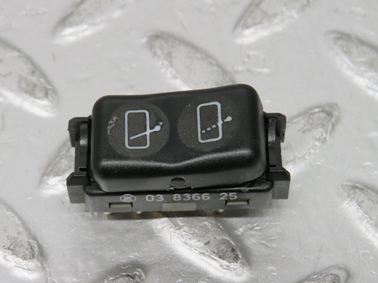 31377 Mercedes-Benz S124 220TE Wagon Windscreen Wiper Switch 1248210151