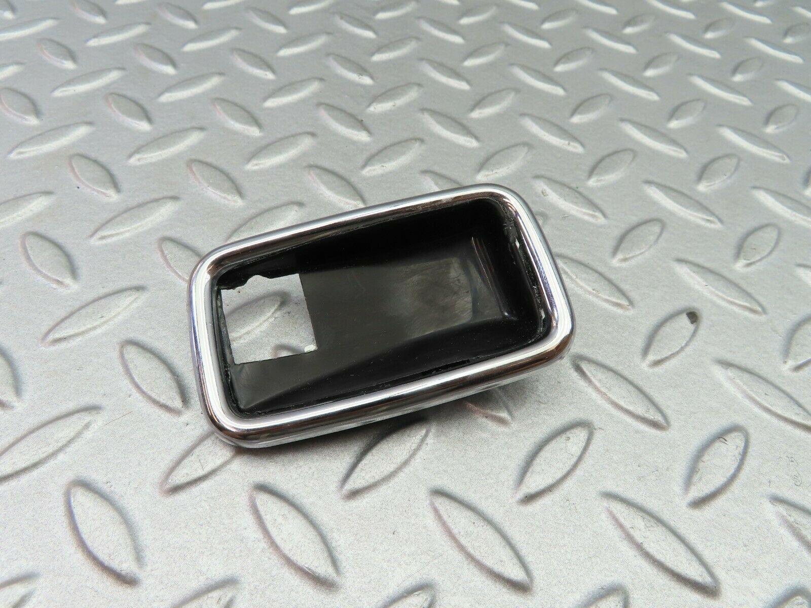 5821 Mercedes-Benz W123 200 Chrome Frame For Door Opener Right 1087660611