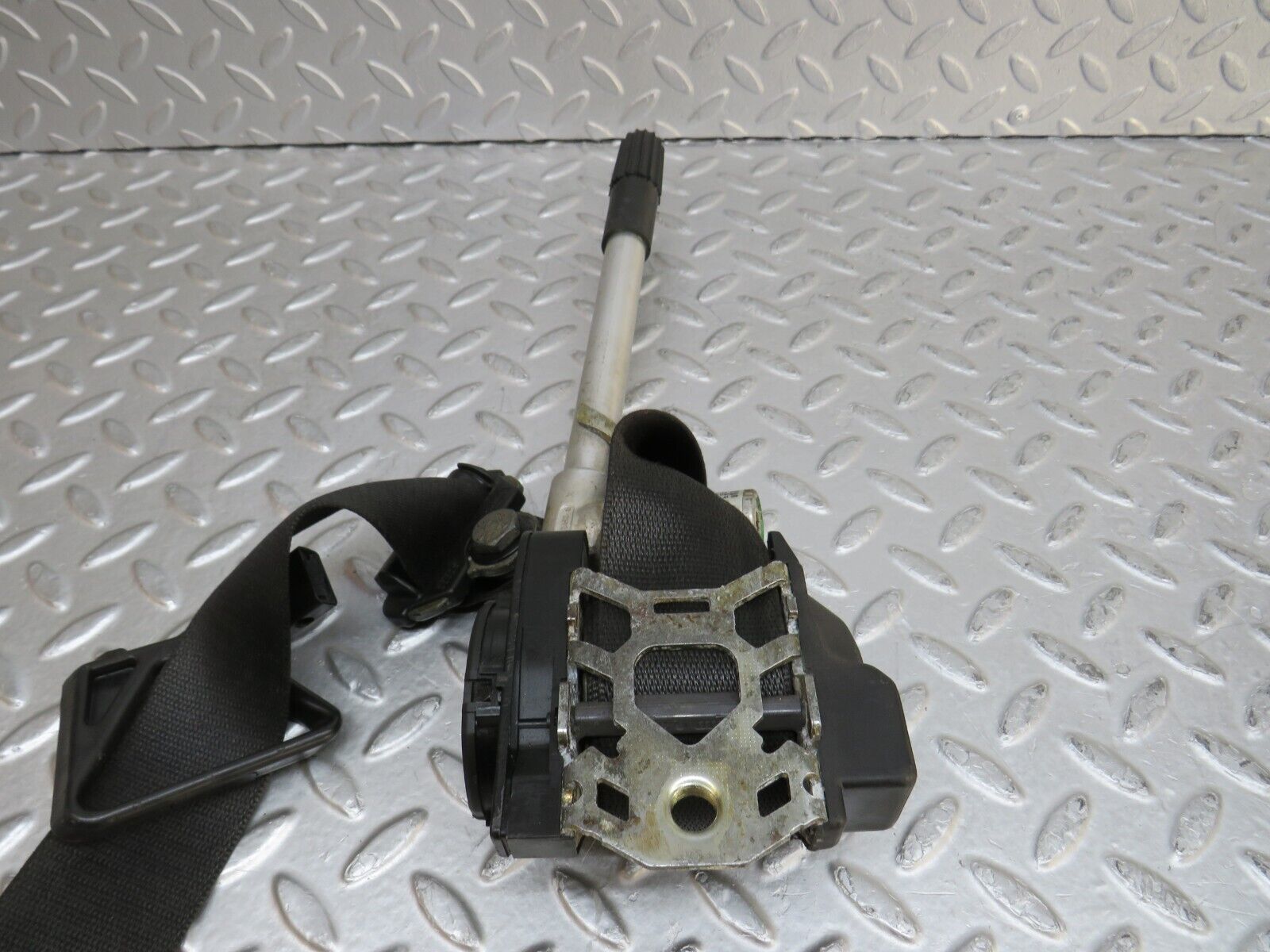 37163 Mercedes-Benz C126 420SEC Coupe Front Right Seat Belt With Buckles 1268806886