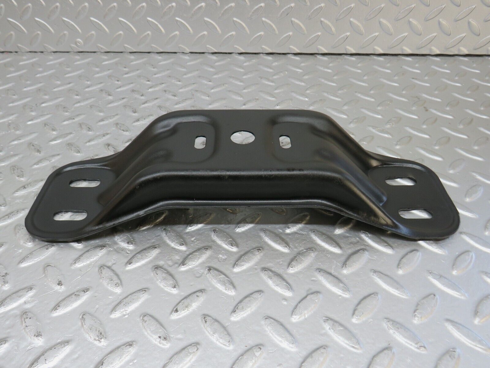 33913 Mercedes-Benz W124 260E Gearbox Mount Bracket