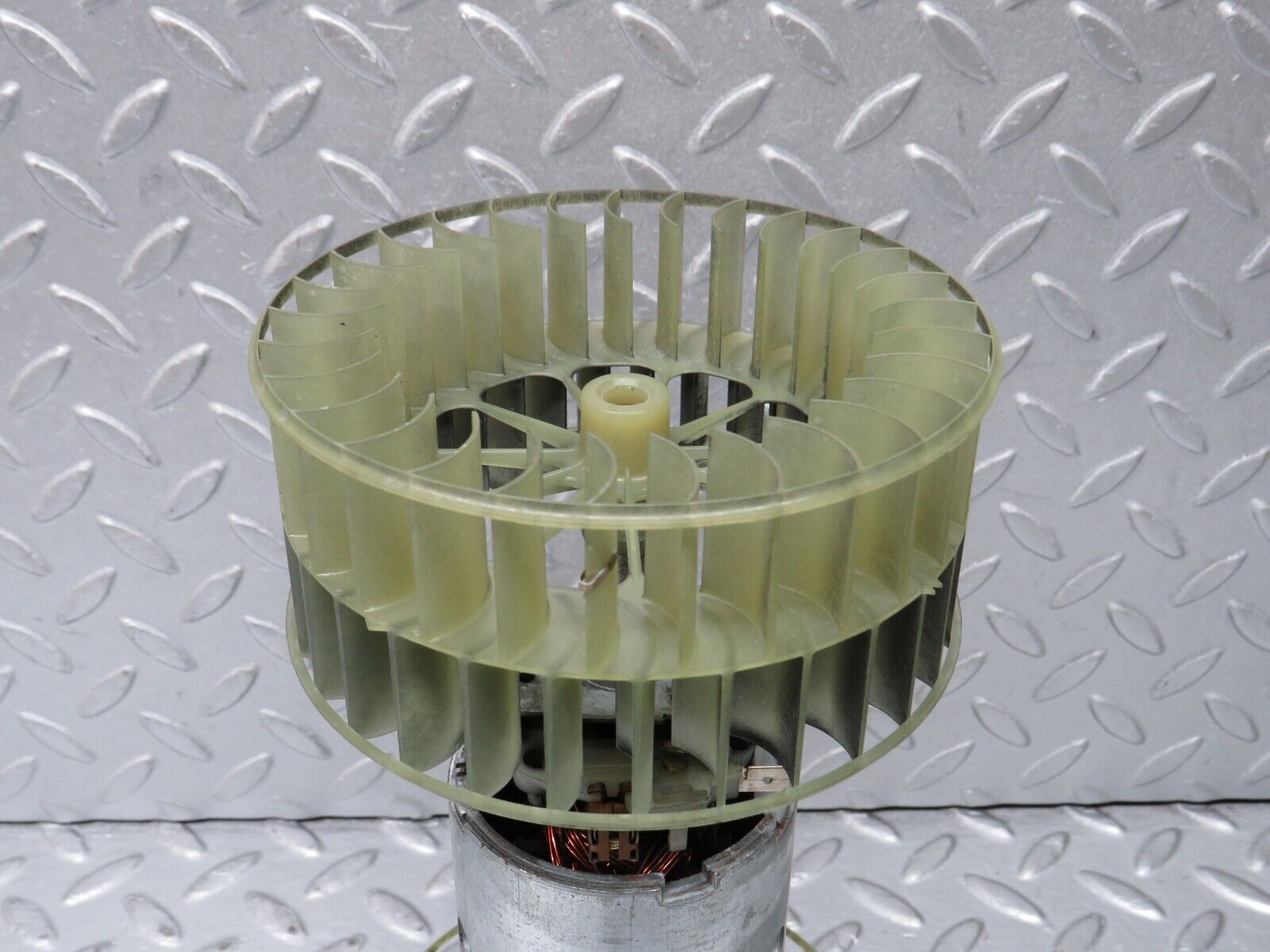 38468 Mercedes-Benz R129 280SL Coupe Heater Blower Motor Bosch 0130111023