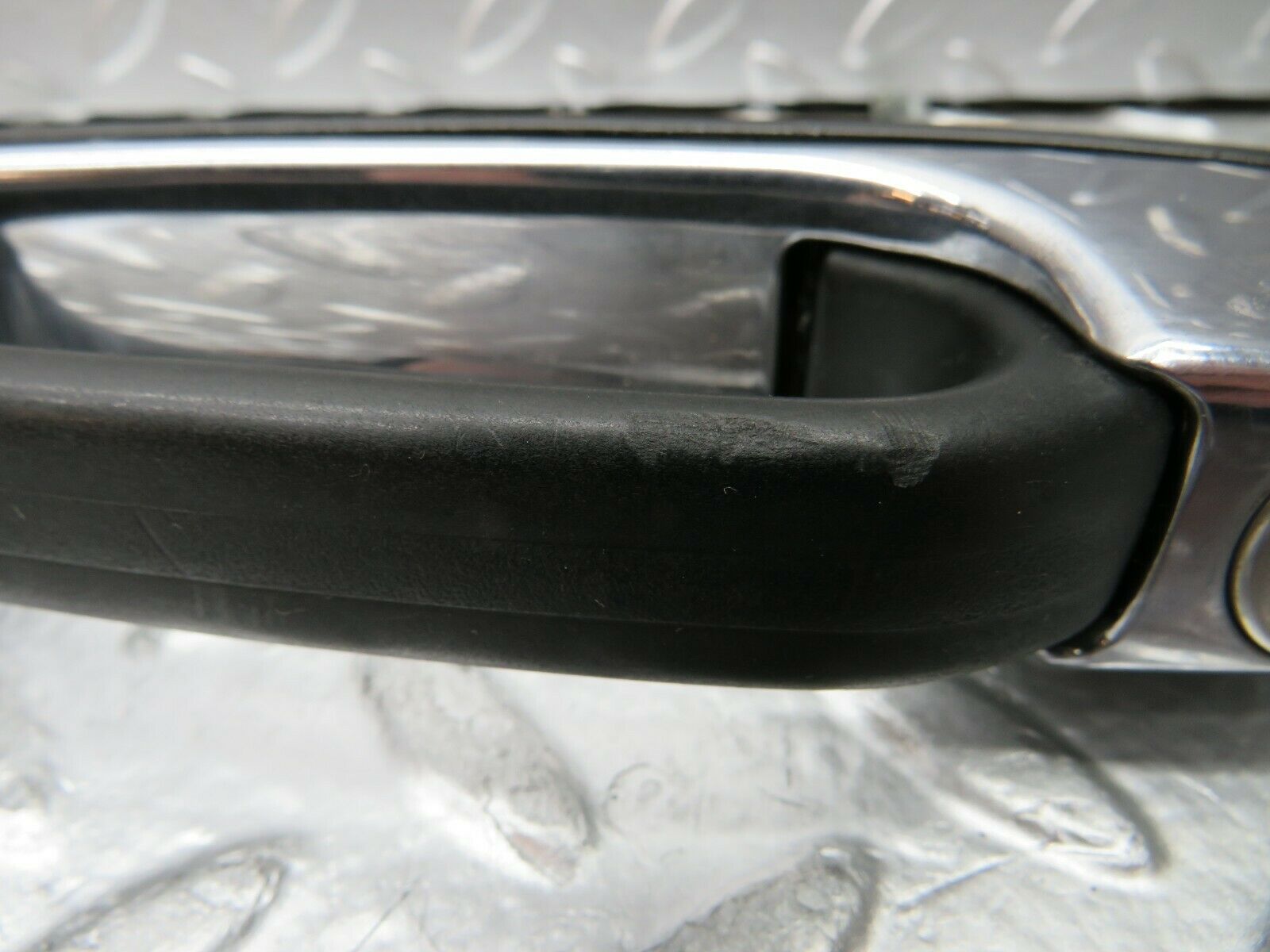 24101 Mercedes-Benz W123 280E Front Right Exterior Door Handle