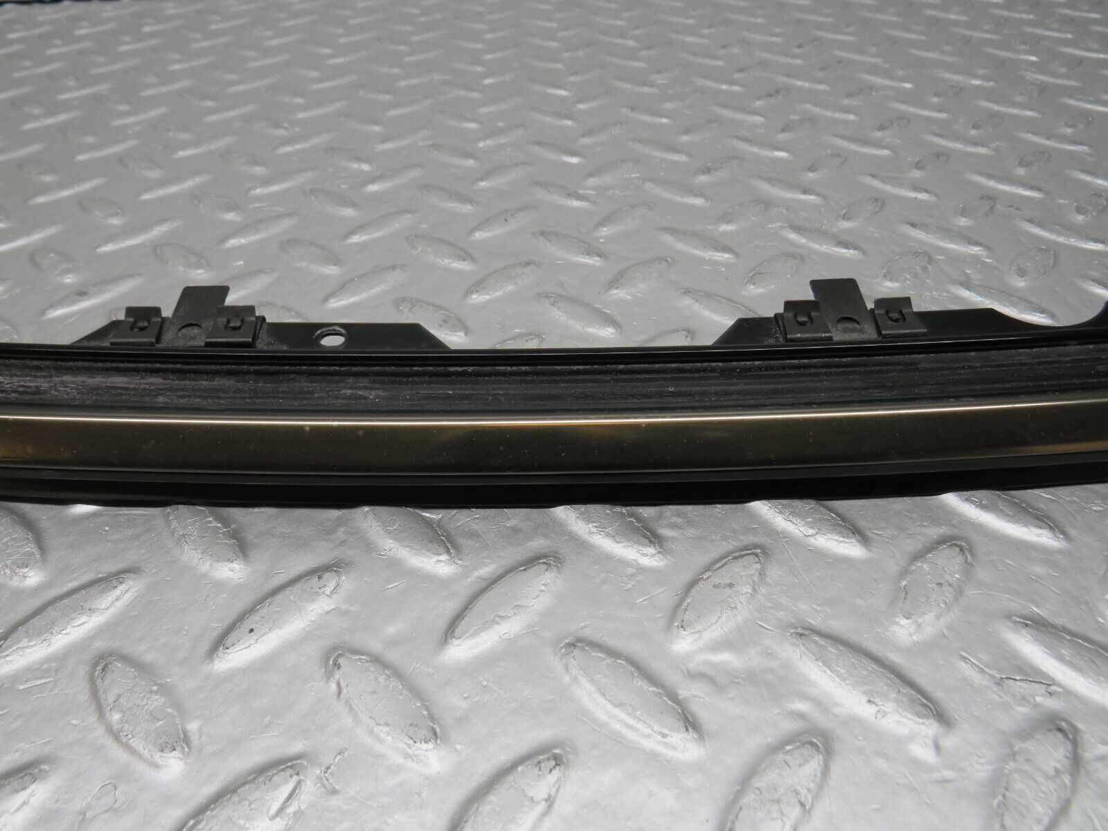 38607 Mercedes-Benz R129 280SL Coupe Front Windscreen Top Chrome Trim